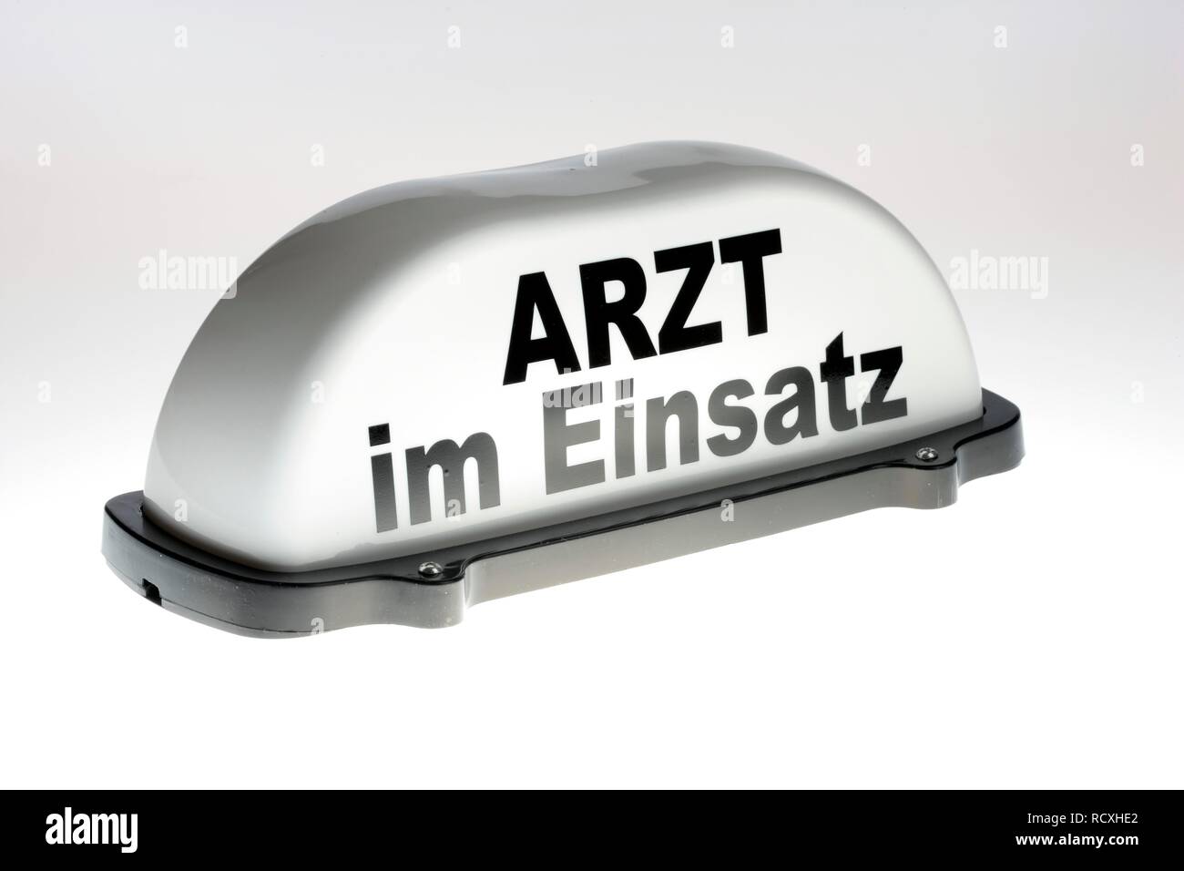 Arzt im Einsatz, tedesco per il medico a dovere, segno del segnale che deve essere aggiunto al tetto di un'automobile Foto Stock