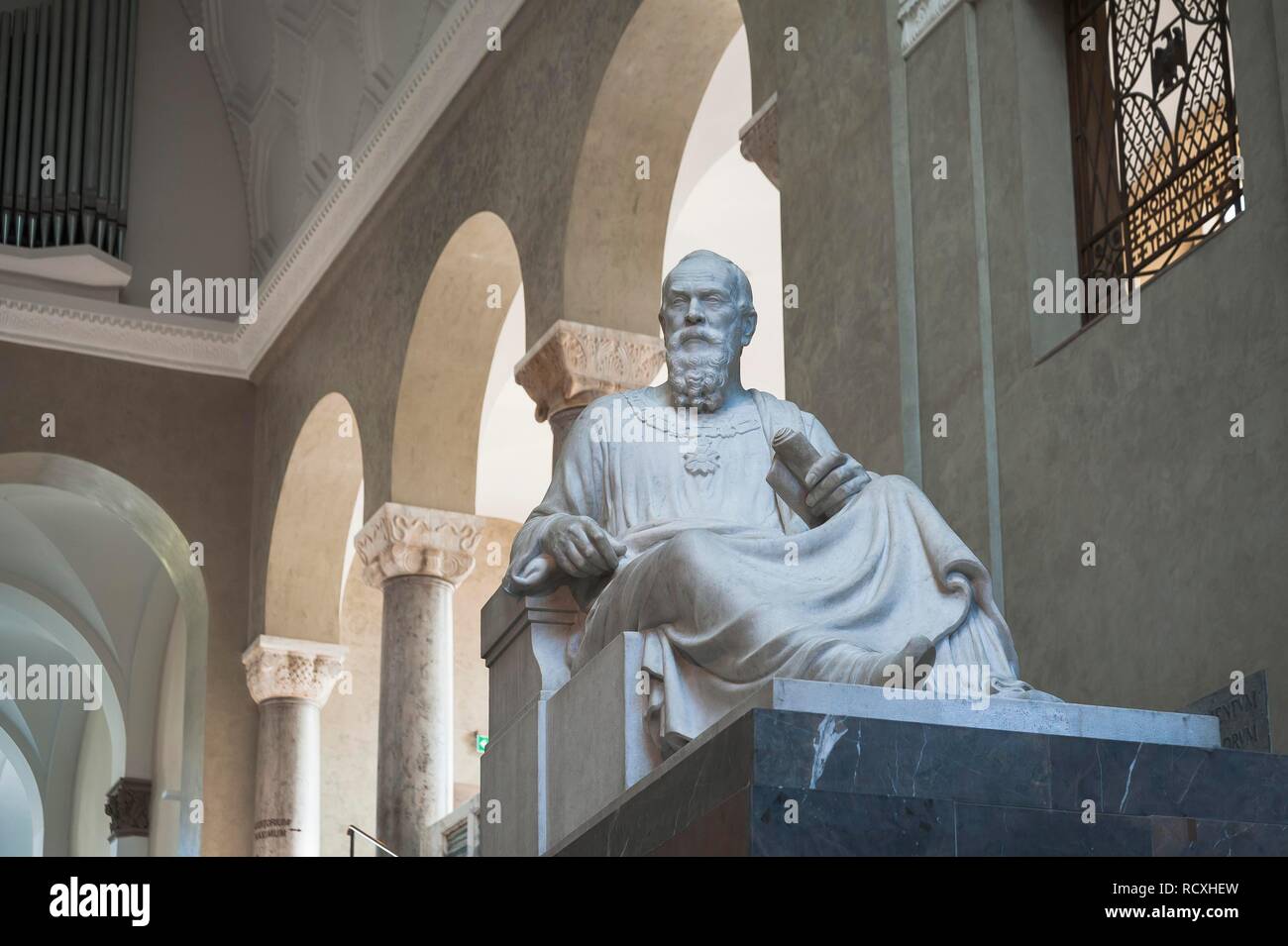 Figura di marmo del principe reggente Luitpold nel Lichthof del LMU, Ludwig-Maximilians-University di Monaco di Baviera, Baviera superiore Foto Stock