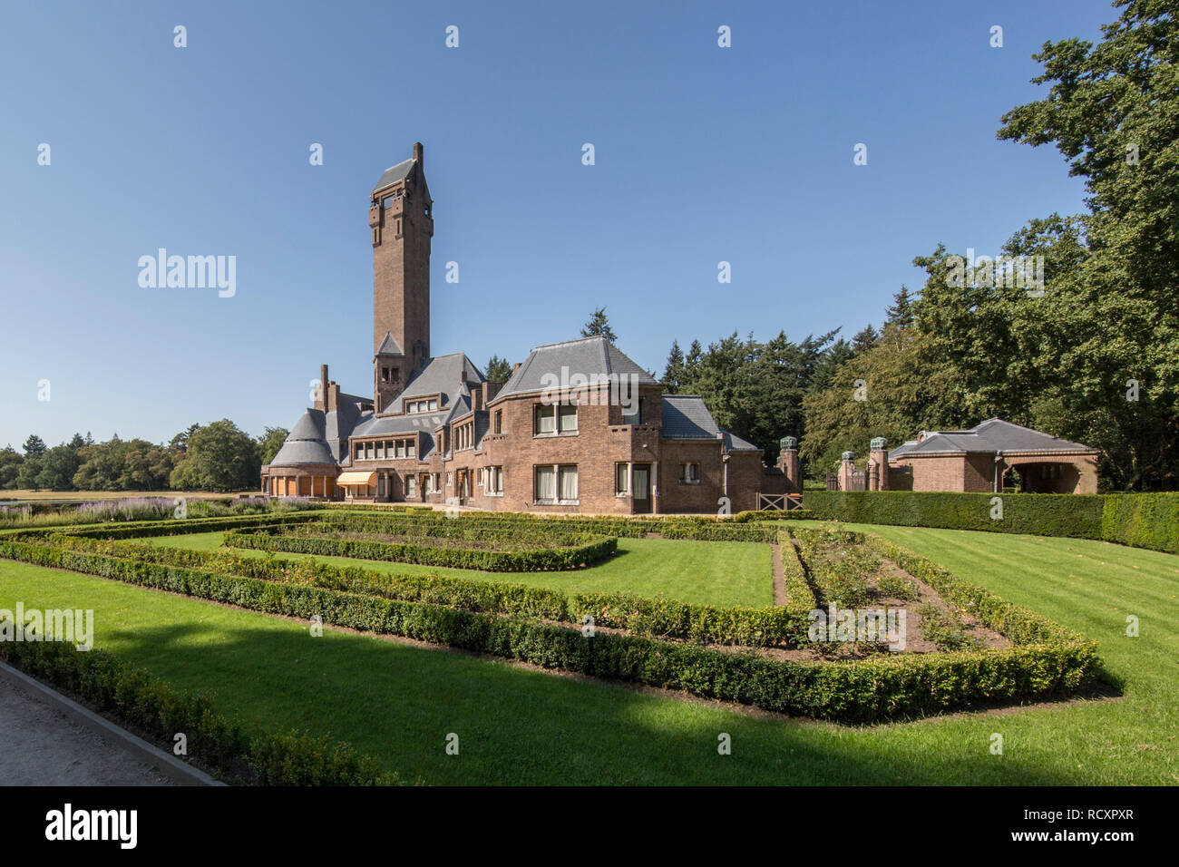 I Paesi Bassi, Otterlo. Parco nazionale De Hoge Veluwe. Casino di caccia St Hubertus. Foto Stock