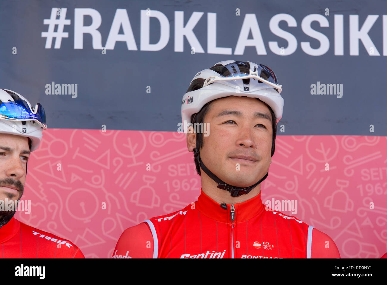 ESCHBORN, Germania - 1 maggio 2018: Fumiyuki Beppu (Trek-Segafredo) a Eschborn-Frankfurt corsa di ciclismo Foto Stock