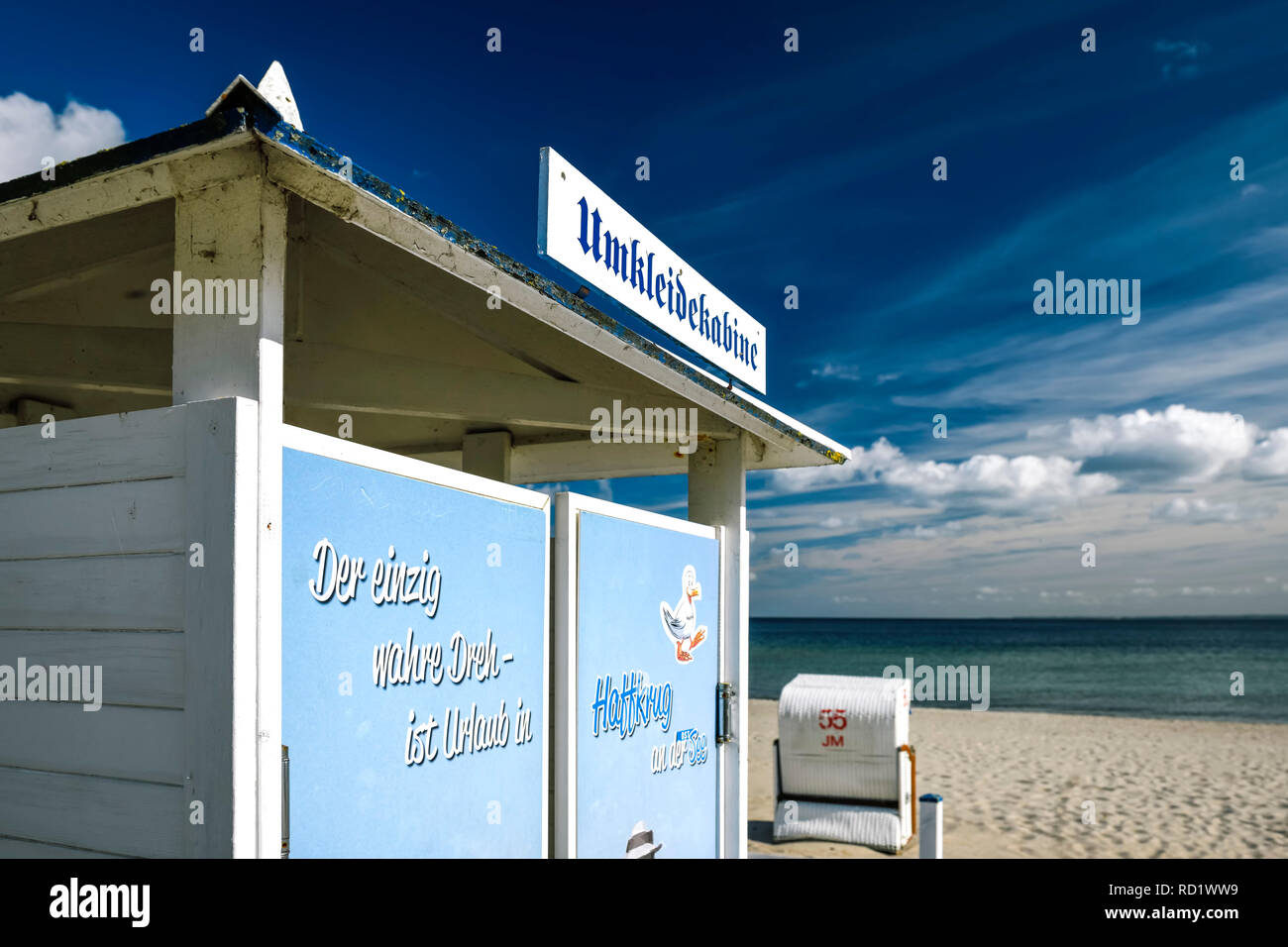 Cambio storico camera sul Mar Baltico in laguna brocca, SCHLESWIG-HOLSTEIN, Germania, Europa, Historische Umkleidekabine an der Ostsee in Haffkrug, Foto Stock