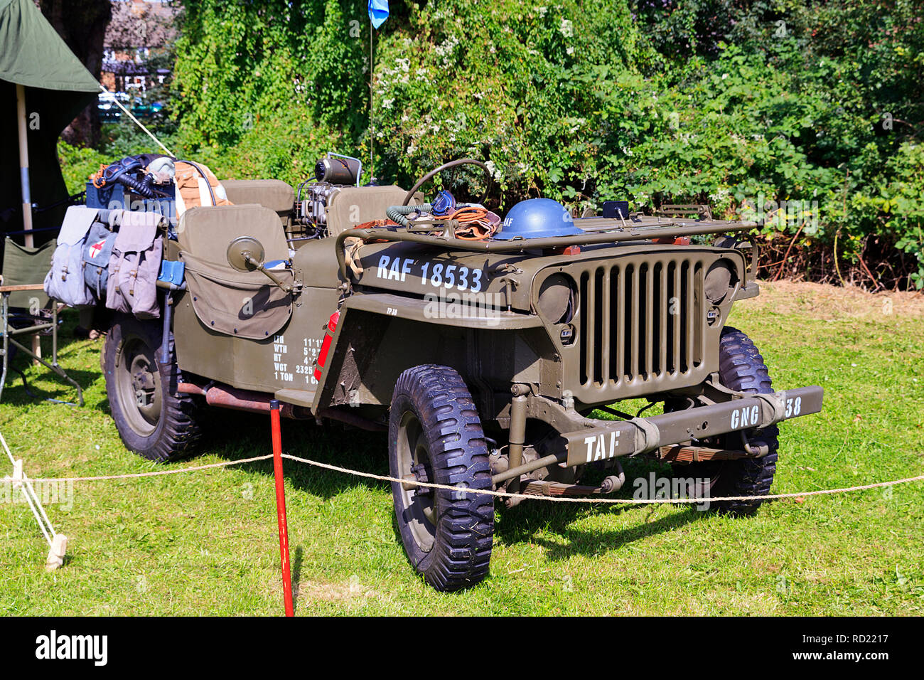 WWII mimetizzata jeep a nord Thoreby 40's weekend, Lincolnshire, Regno Unito Foto Stock