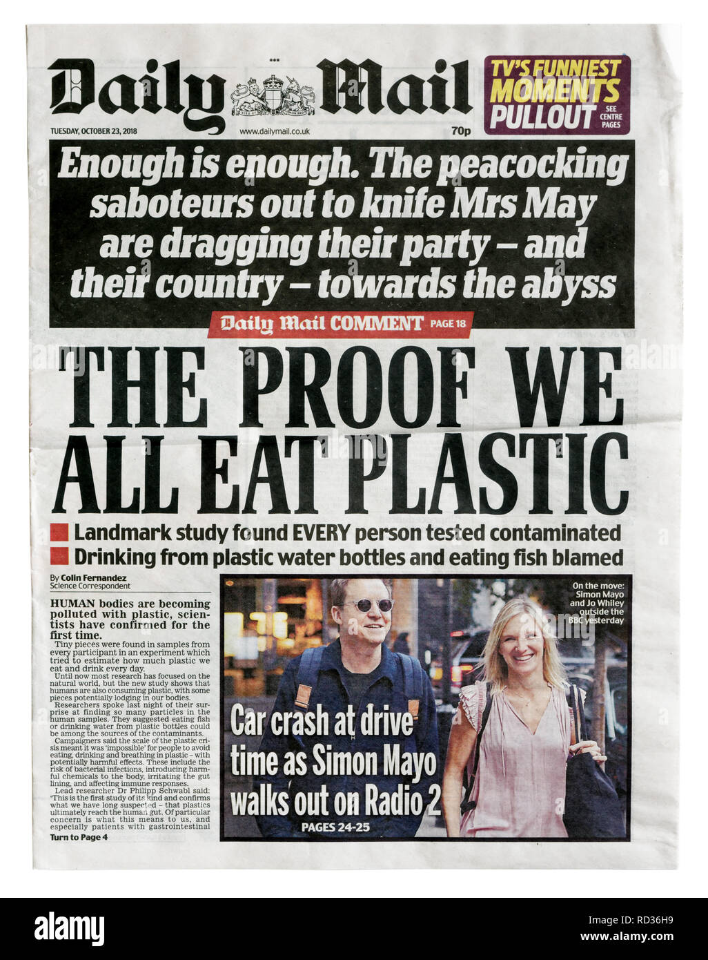 La prima pagina del Daily Mail dal 23 ottobre 2018 con il titolo la prova di tutti mangiamo plastica su uno studio che mostra gli inquinanti in plastica nelle persone Foto Stock