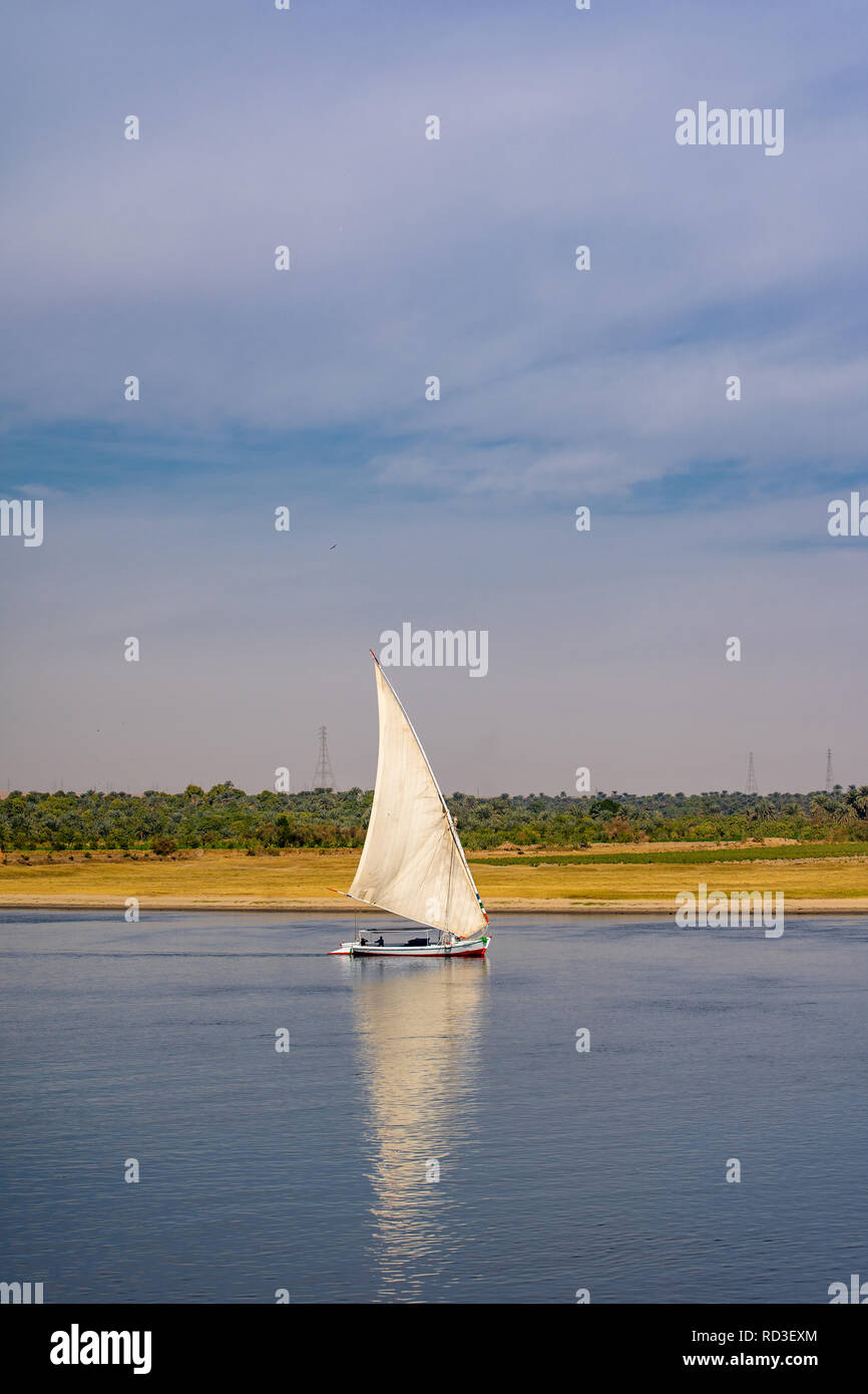 Il fiume Nilo tra Assuan e Luxor Foto Stock