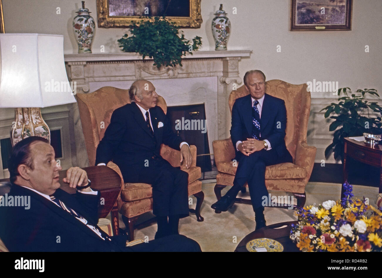 Bundespräsident Walter Scheel und Präsident Gerald Ford bei einem Besuch in Washington DC, Stati Uniti d'America 1975. Presidente federale tedesco Walter Scheel un incontro con il presidente statunitense Gerald Ford in visita a Washington DC, USA, 1975. Foto Stock