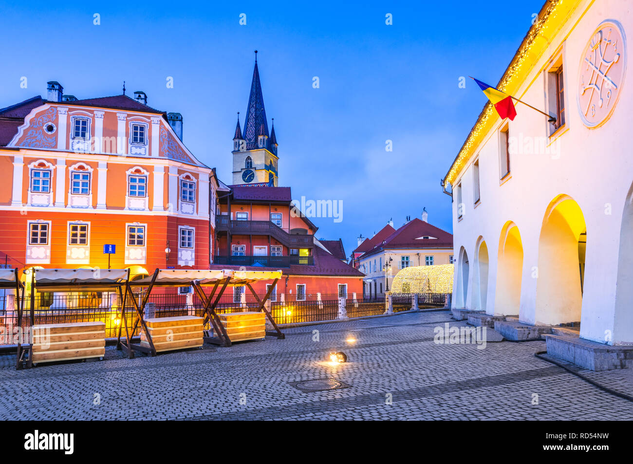 Sibiu, Romania - Lesser Square e bugiardi ponte in Transilvania città sassone. Foto Stock