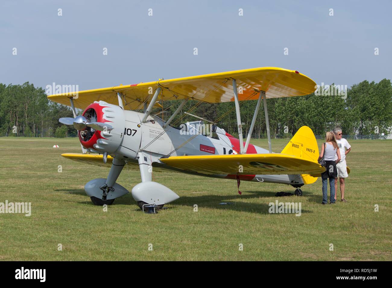 Un Biplano, la celebrazione del centesimo anniversario del airfield, Lueneburg, Bassa Sassonia, Germania Foto Stock