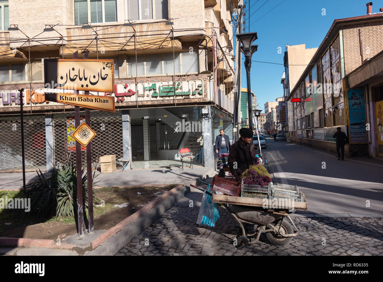Khayyam street, West Azerbaijan provincia, Urmia, Iran Foto Stock