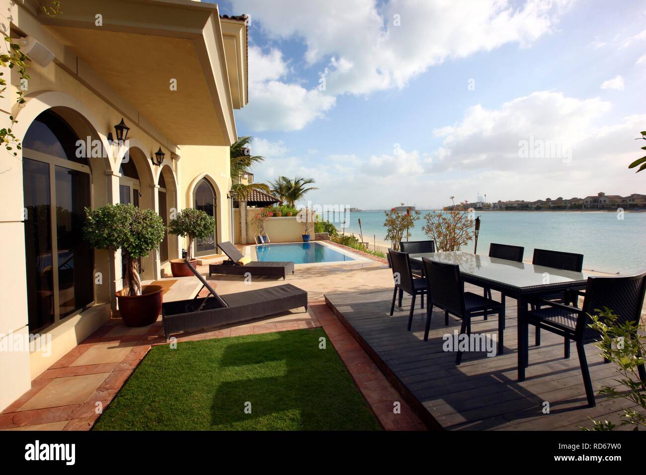 Villa privata sul Palm Jumeirah, disponibile anche per affitto come una vacanza di lusso home, Dubai, Emirati Arabi Uniti, Medio Oriente Foto Stock