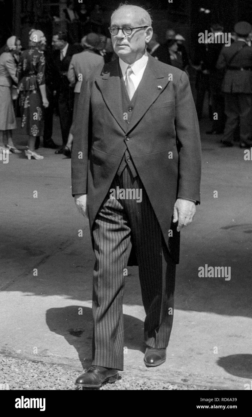 Aloyse Meyer (1), tagliare da Bezoek Koninklijk Paar aan Luxemburg staalfabriek, Bestanddeelnr 904-6373. Foto Stock