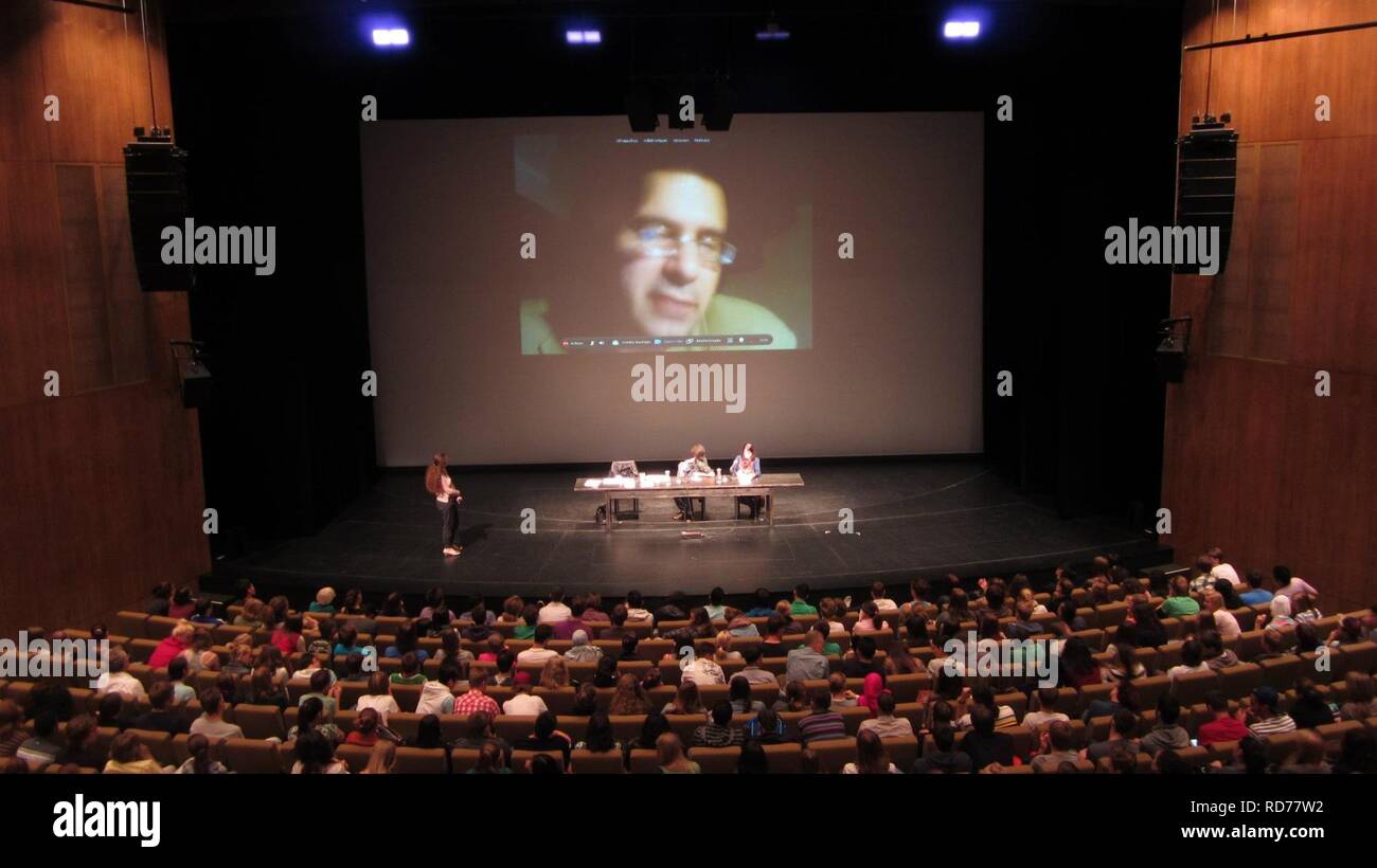 Amir und Khalil via Skype-Konferenz auf der Großen Bühne im Haus der Berliner Festspiele am 13.09.2012 im Rahmen des 11. internationalen literaturfestivals Berlino. Foto Stock