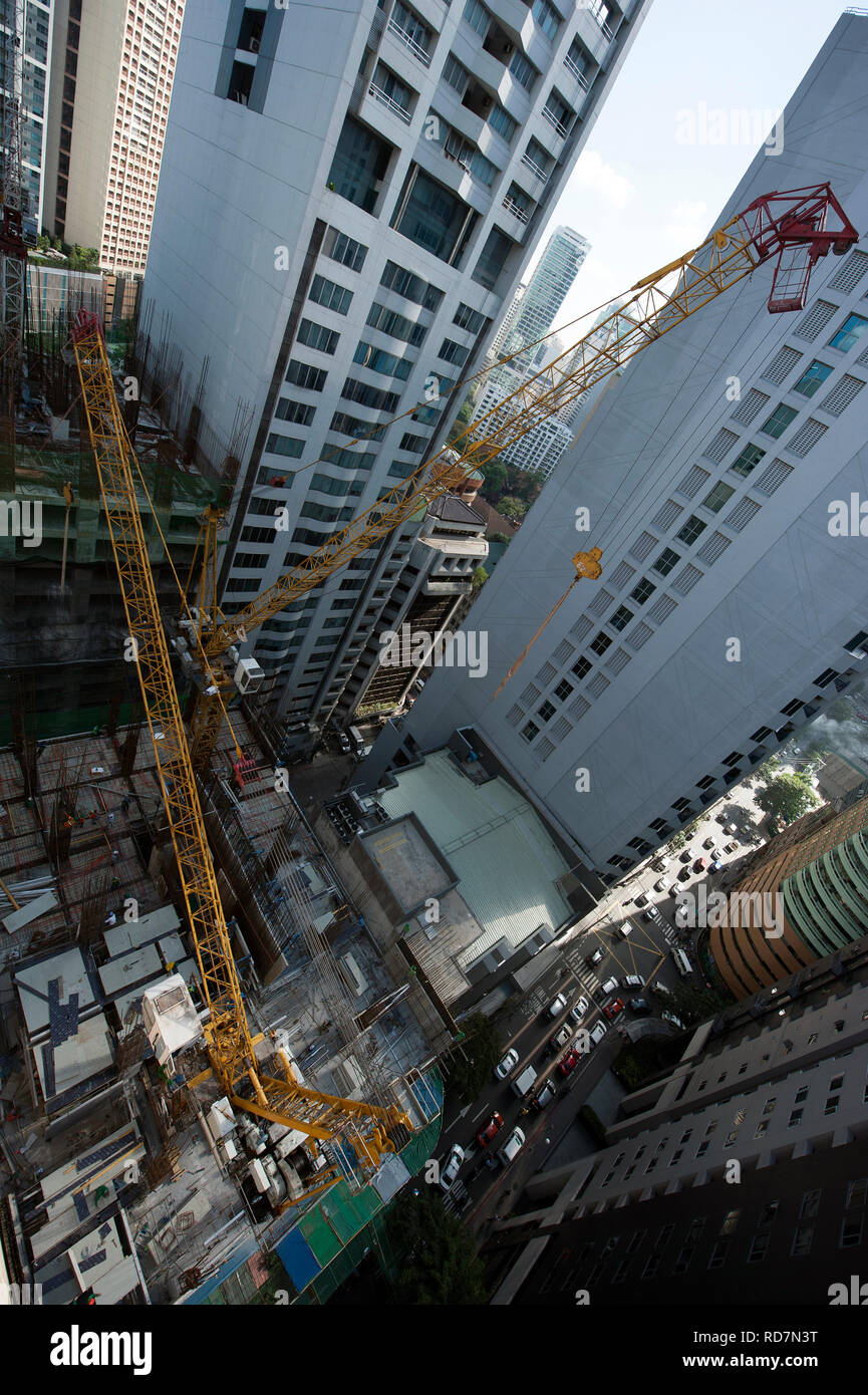 Alto edificio di costruzione condominio a Makati, Manila business district, Filippine, Sud-est asiatico. Foto Stock