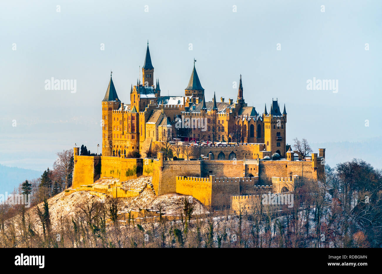 Vista invernale del Castello Hohenzollern, Germania Foto Stock