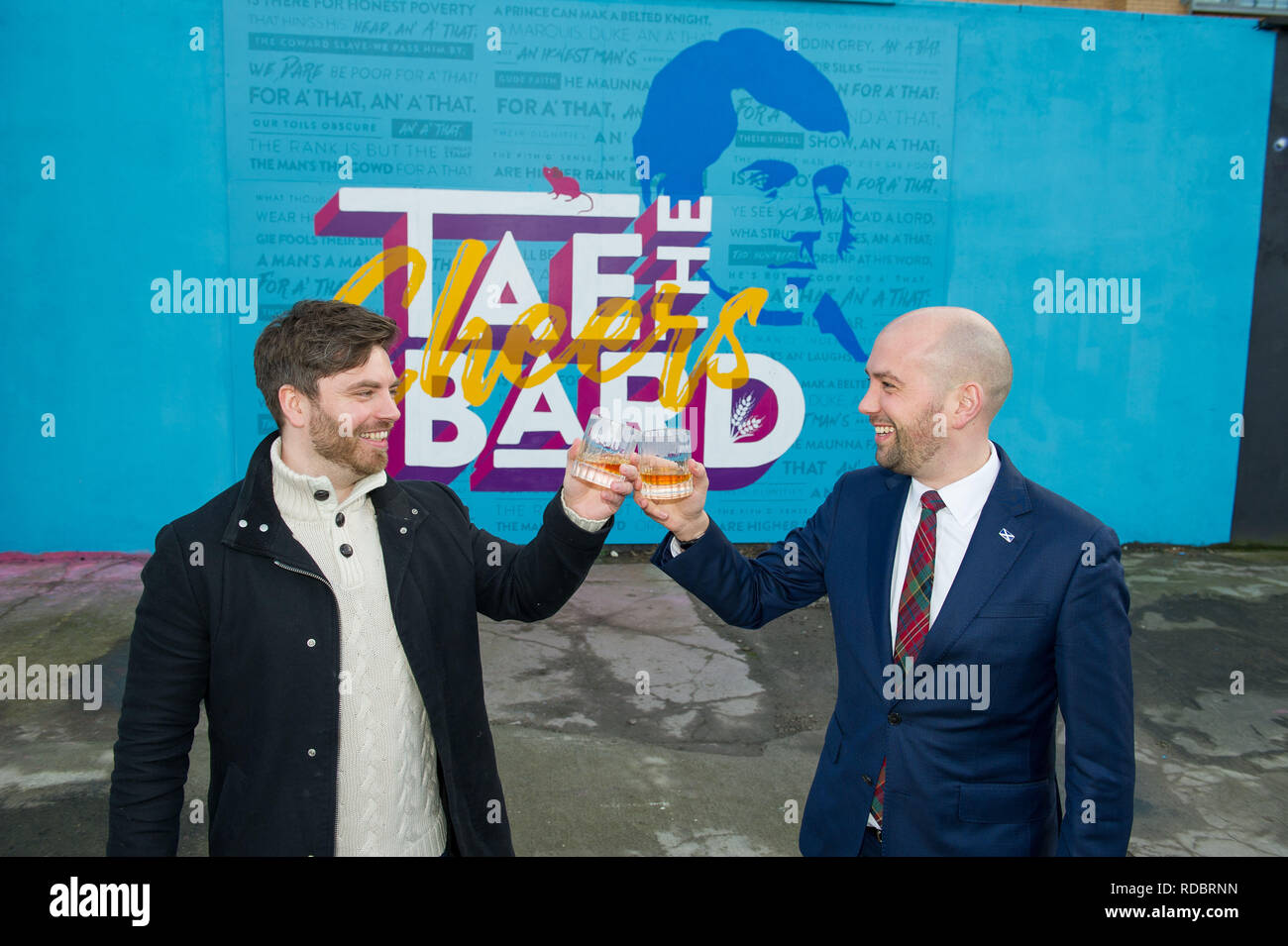 Glasgow, Regno Unito - 14 gennaio 2019. Il Ministro per l'Europa, migrazione e sviluppo internazionale Ben Macpherson svela un nuovo murale celebrando la vita Foto Stock