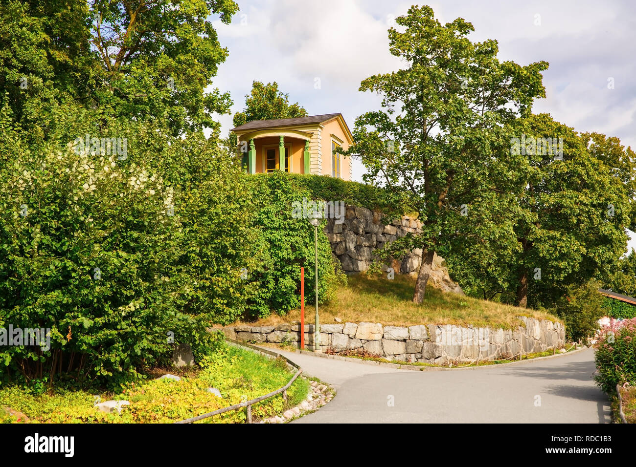 Casa a Skansen, il primo open-air museum e zoo, situato sull'Isola Djurgarden a Stoccolma, Svezia. Foto Stock