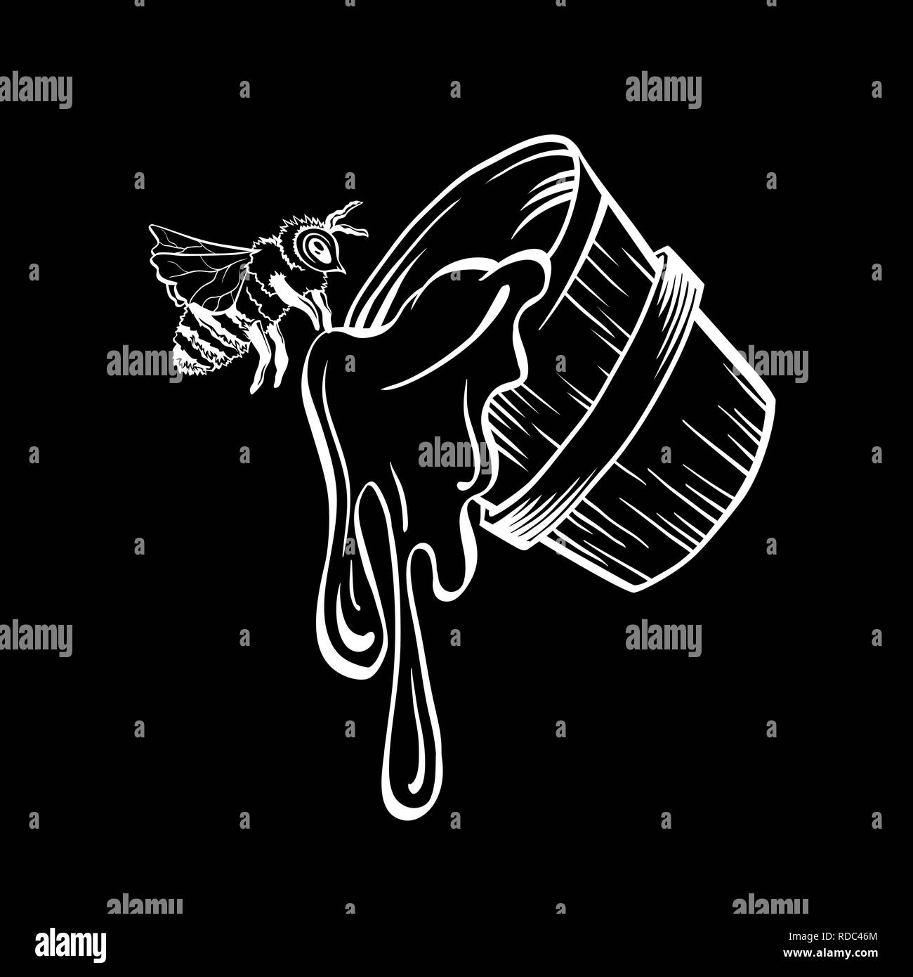 Cucchiaio di miele e Bee, Outline Logo Design. In gesso bianco sul contorno della lavagna nera dello sfondo. Illustrazione Vettoriale