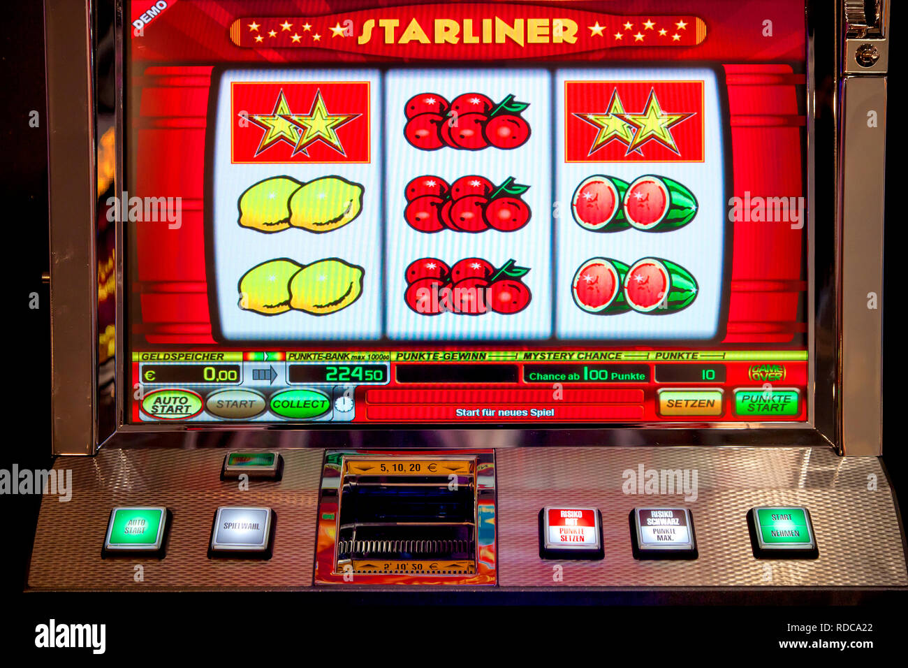 Macchine per gioco d'azzardo, qui in occasione dell'IMA, la fiera internazionale di intrattenimento e distributori automatici, DŸsseldorf, Nord Rhine-Westphali Foto Stock