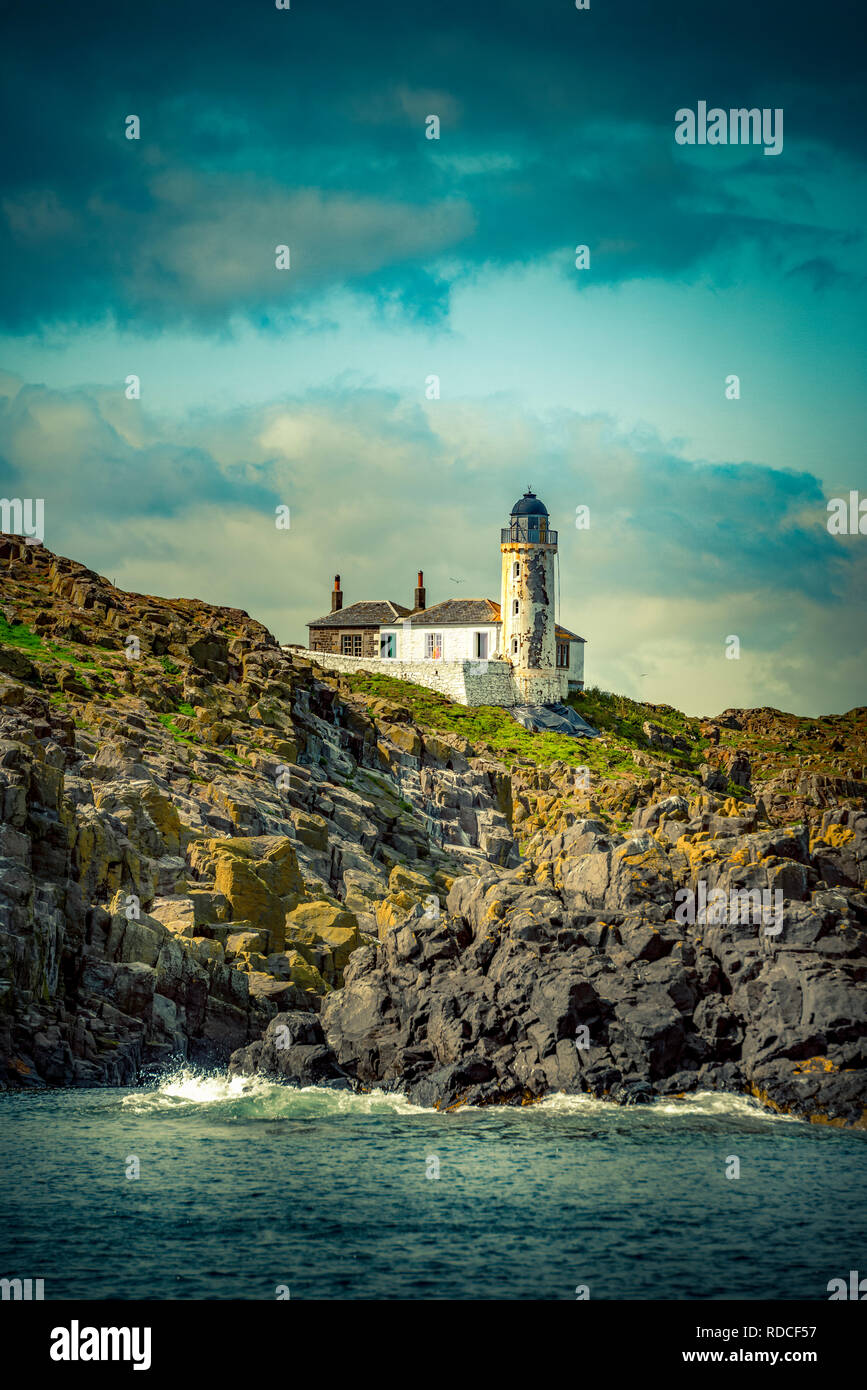 Europa, Großbritannien, Schottland, Küste, Küstenwanderweg, Fife sentiero costiero, Insel, Maggio, Leuchtturm, Isola di maggio luce bassa Foto Stock