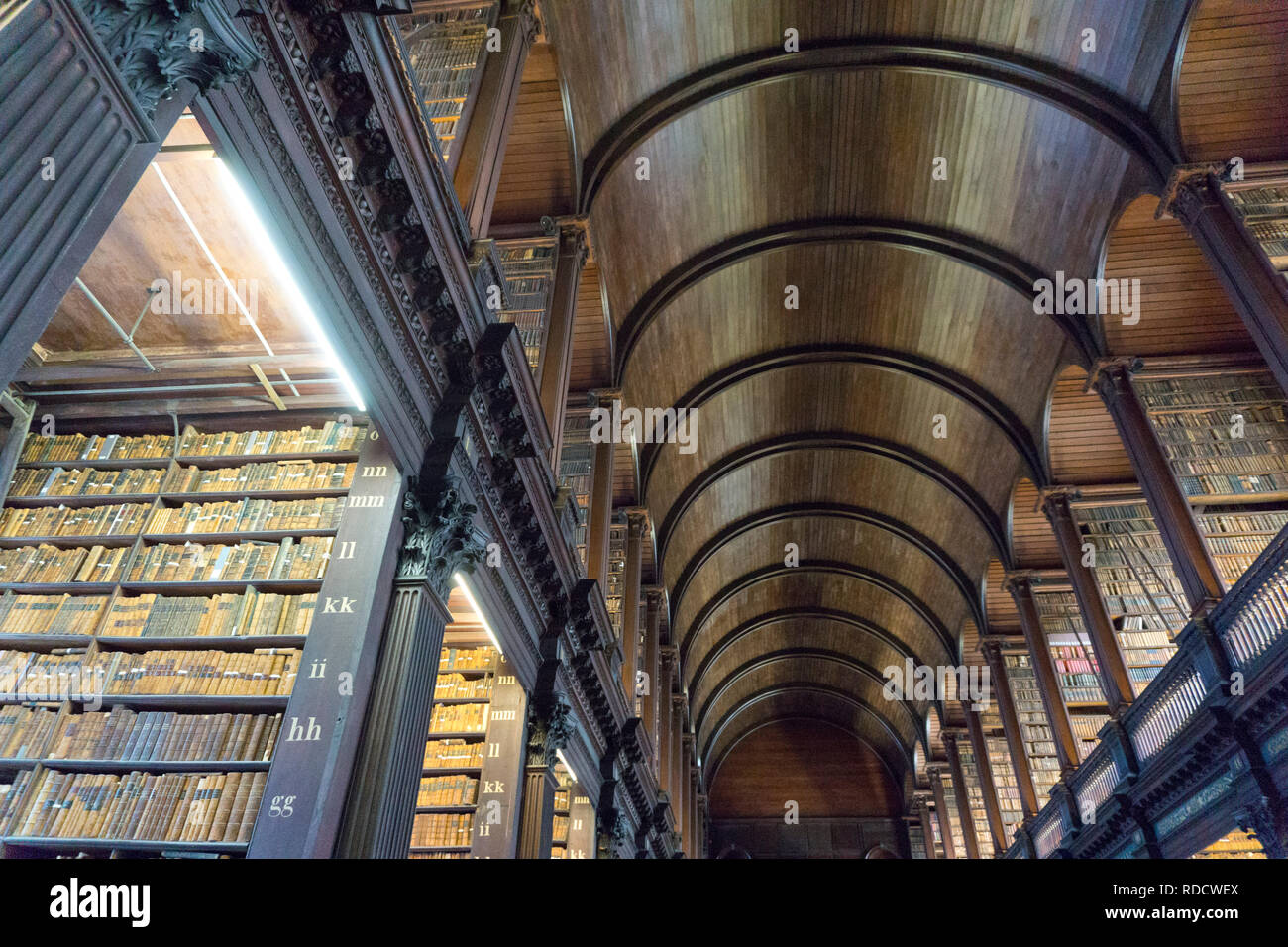 La sala lunga nella biblioteca del Trinity College di Dublino. 15.01.2019 Foto Stock