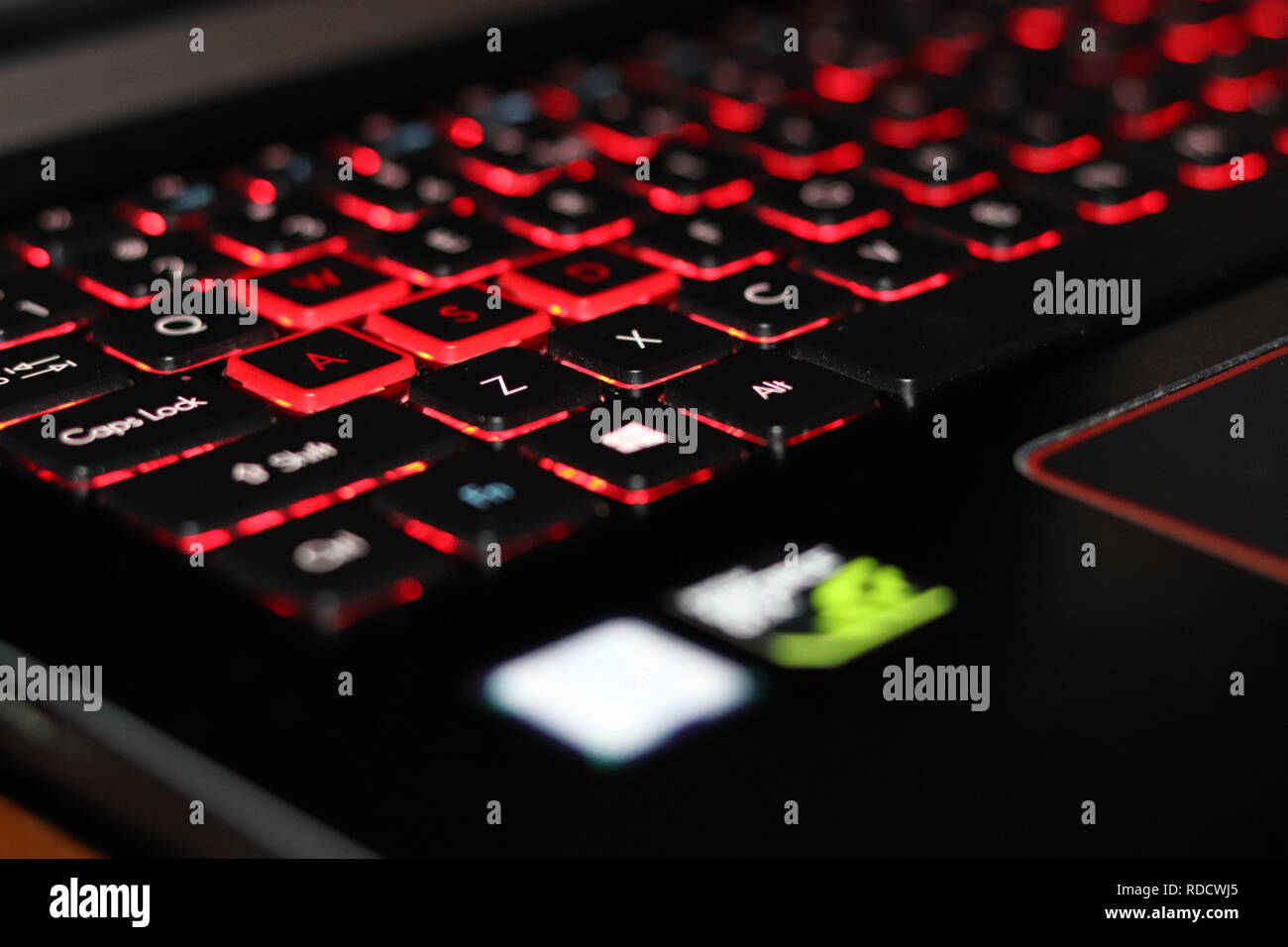 Tastiera di gioco sul Acer Predator Helios 300. I giochi per gli appassionati di PCMR. Foto Stock