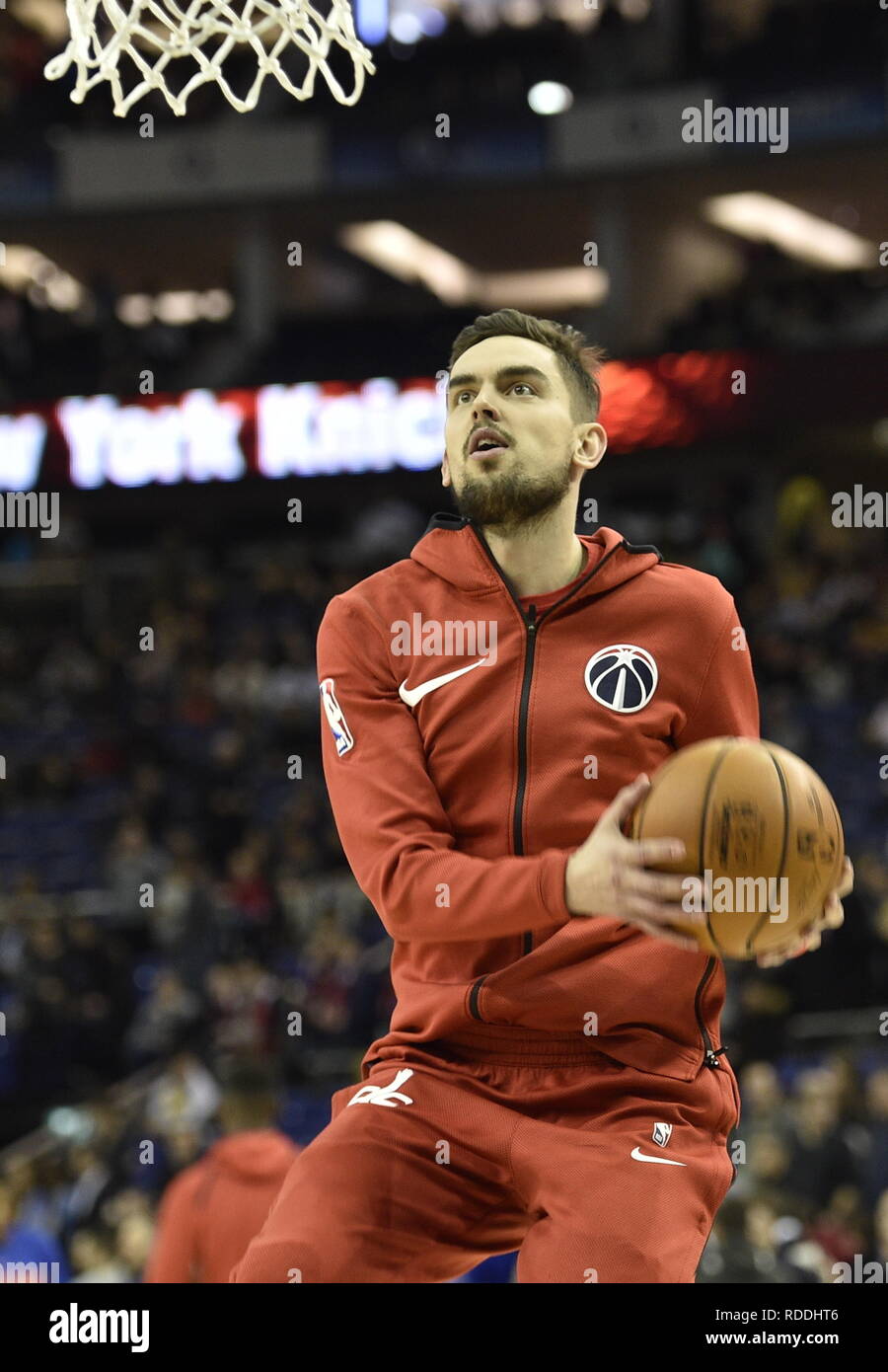 Londra, Regno Unito. Xvii gen, 2019. Tomas Satoransky (Washington) è in fase di riscaldamento prima di NBA corrispondenza tra le procedure guidate di Washington e New York Knicks il 17 gennaio 2019, a Londra, Gran Bretagna. Credito: David Svab/CTK foto/Alamy Live News Foto Stock