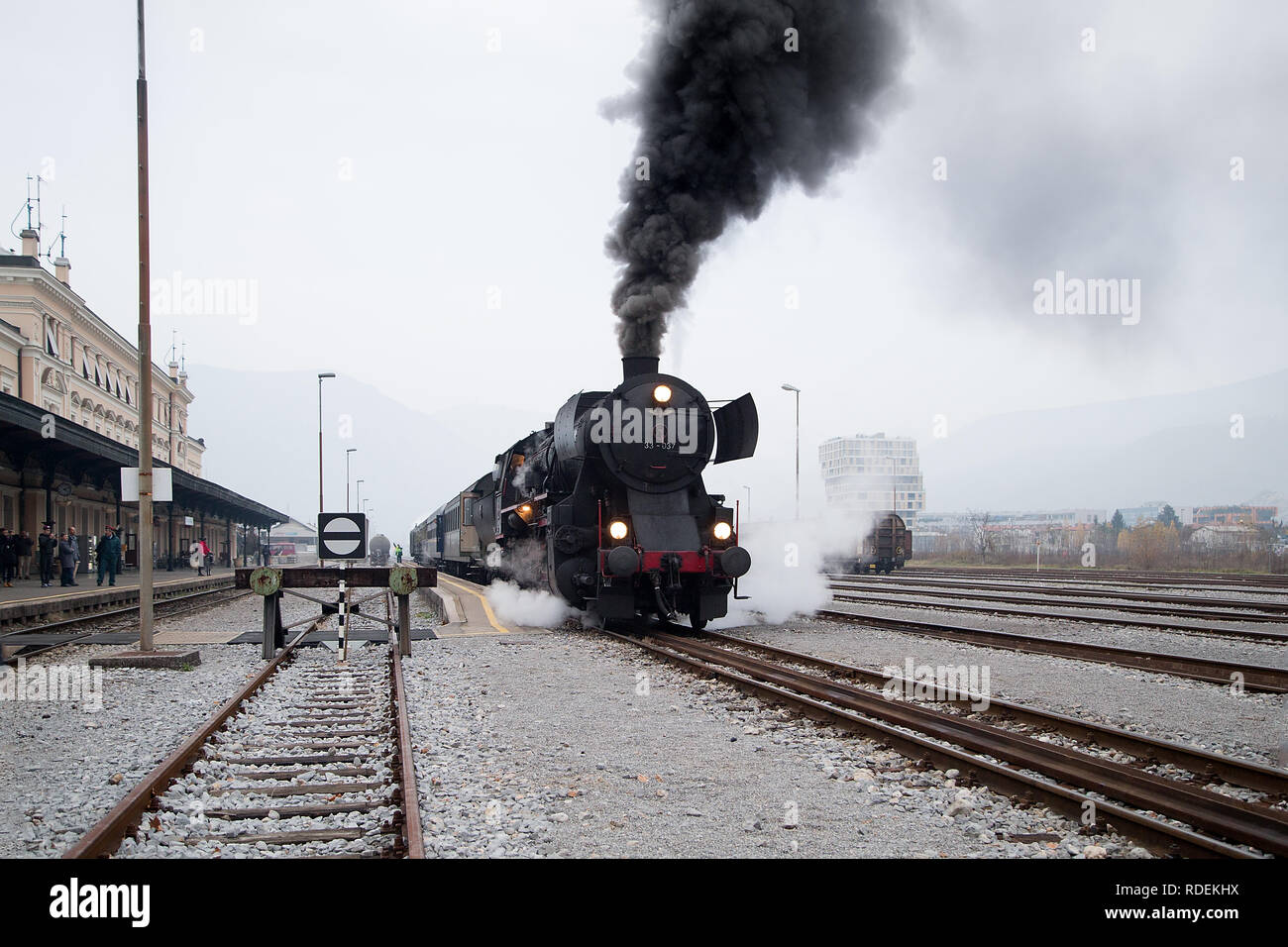 Il vecchio treno a vapore alla stazione ferroviaria di Nova Gorica, in Slovenia Foto Stock