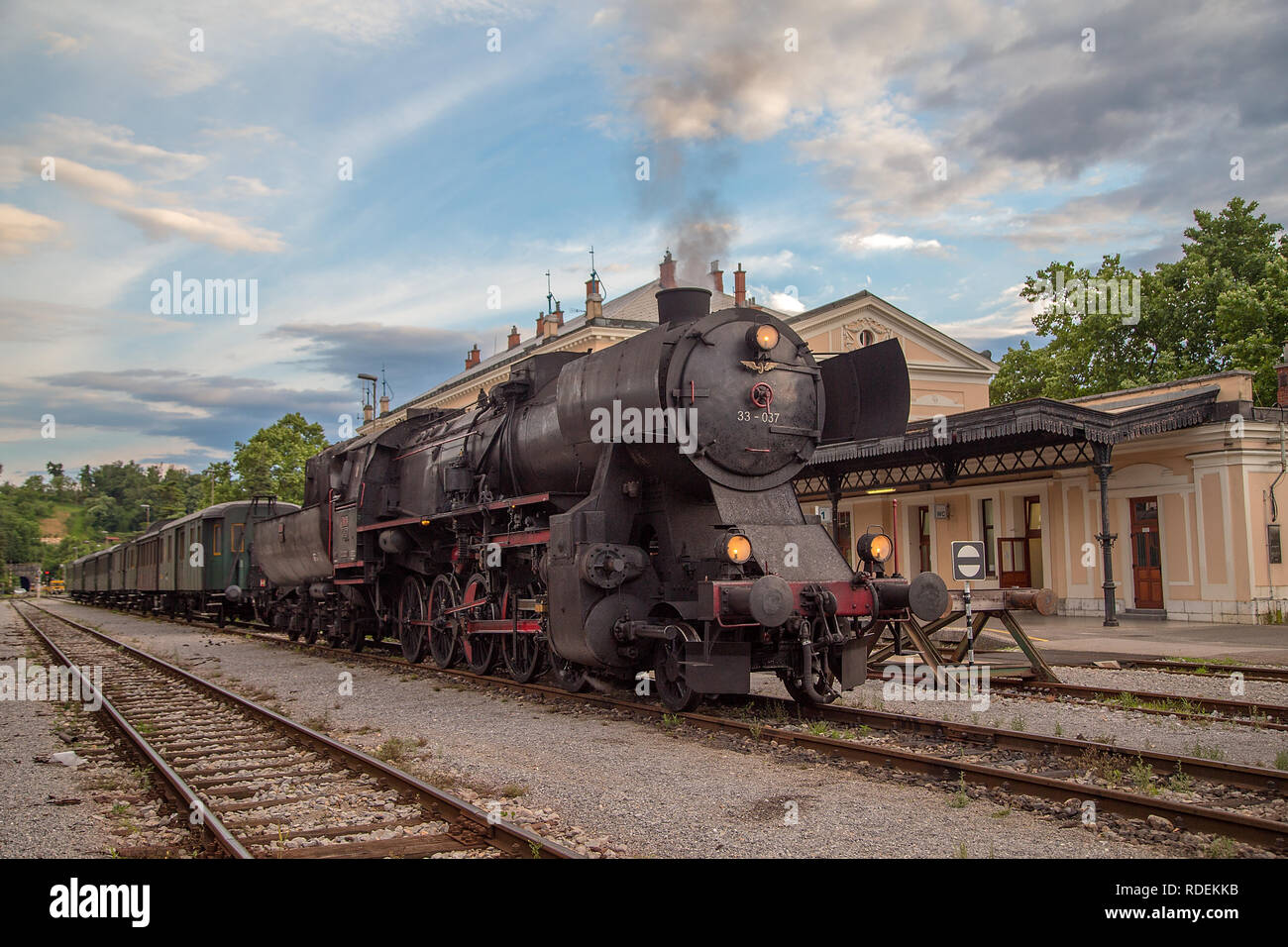 Il vecchio treno a vapore alla stazione ferroviaria di Nova Gorica, in Slovenia Foto Stock