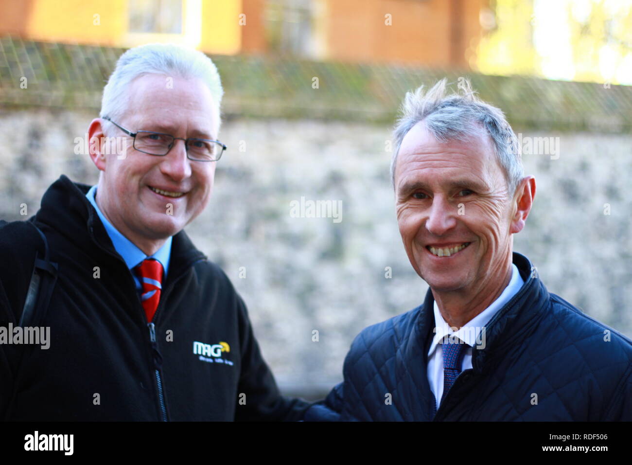 Lembit Opik e Nigel Evans in Westminster il 17 gennaio 2019 hanno dato il loro consenso per questa fotografia da prendere perché sono buoni blokes. Lembit è il presidente del governo della Asgardia stazione spaziale e Nigel è giunto il segretario esecutivo del comitato 1922 del partito conservatore MPS. Ribble Valley circoscrizione. Vice Presidente. Stazione di spazio. Foto Stock