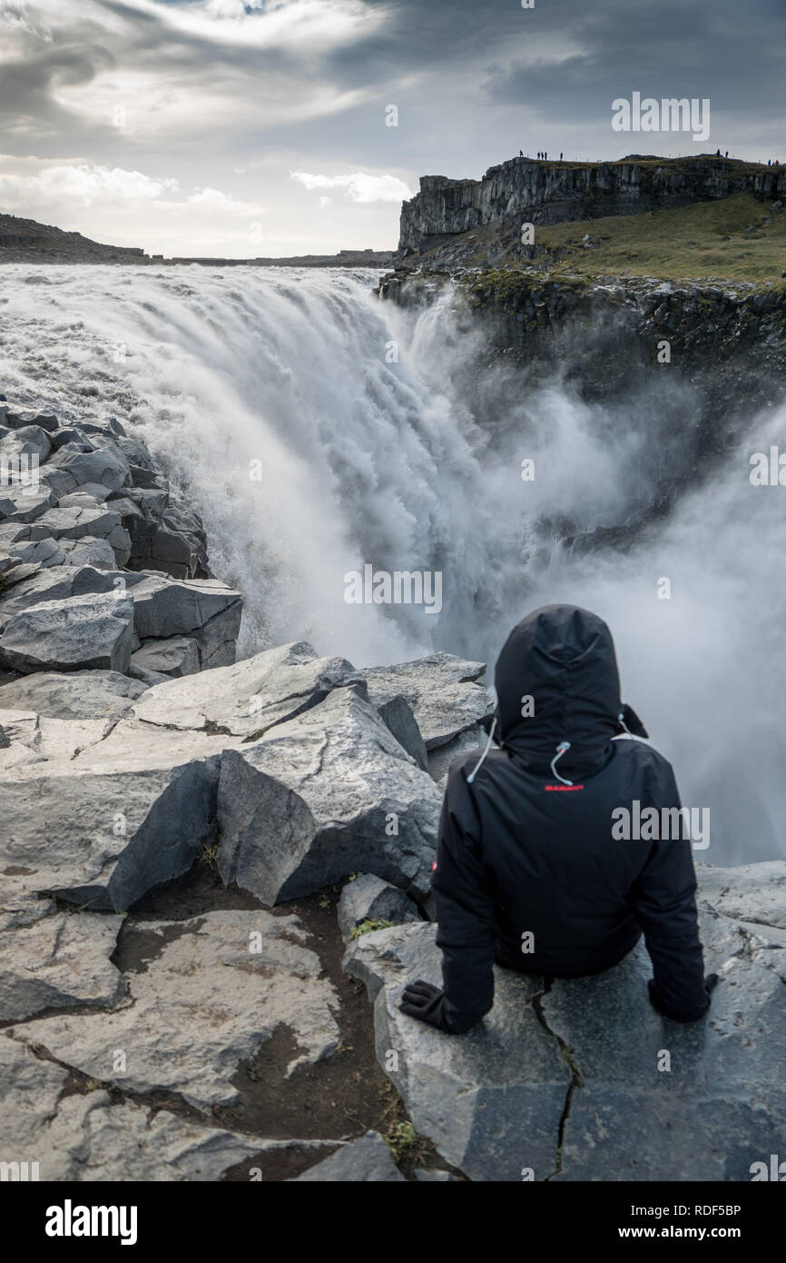 Tosende Wassermassen des Dettifoss Wasserfall, Jökulsá á Fjöllum Schluch, Isola Foto Stock