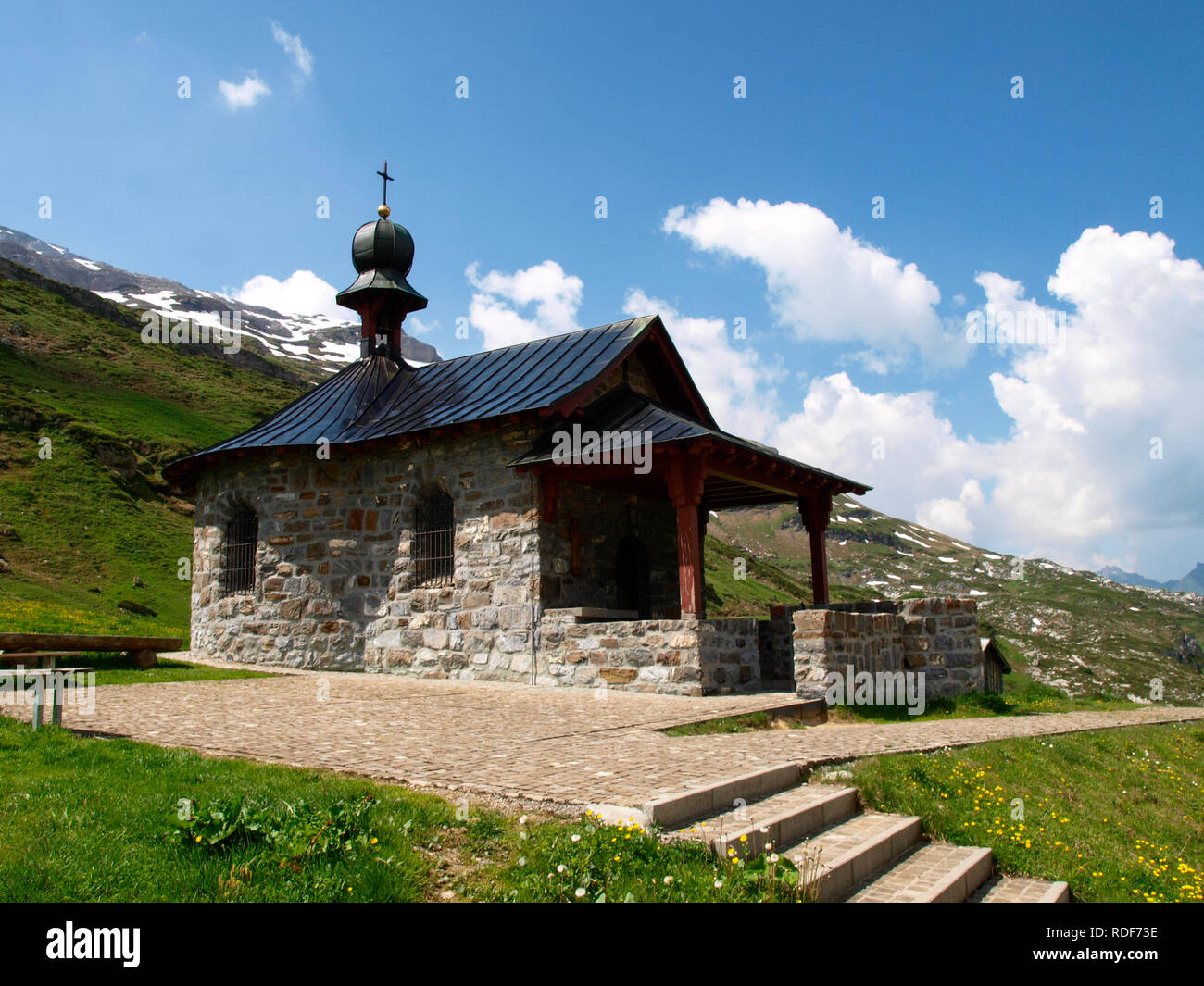 Altdorf, Svizzera - 2017 20 Giugno: la chiesa si trova a Klausen pass Foto Stock