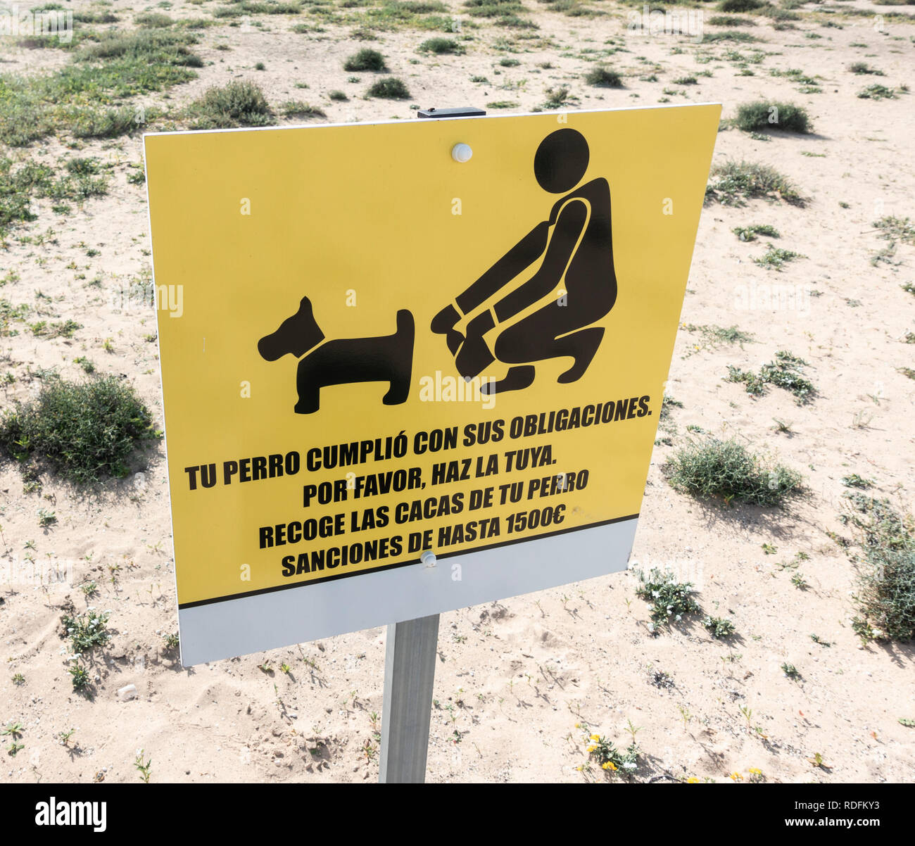 Il prelevamento al vostro cane poo sign in Spagna Foto Stock