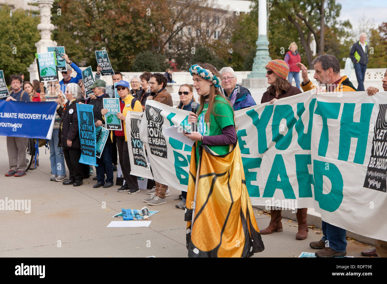 Settembre 10th, 2018, Washington DC: manifestanti rally di fronte alla Corte suprema degli Stati Uniti edificio nel supporto di 'lasciare la gioventù essere ascoltato' circolazione Foto Stock