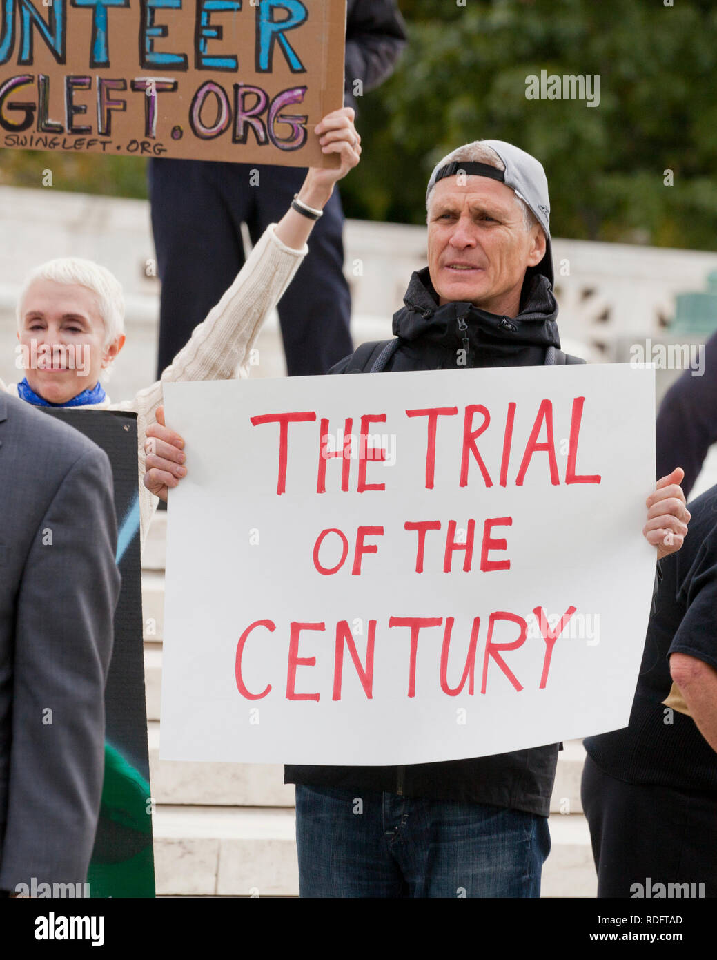 Settembre 10th, 2018, Washington DC: manifestanti rally di fronte alla Corte suprema degli Stati Uniti edificio nel supporto di 'lasciare la gioventù essere ascoltato' circolazione Foto Stock