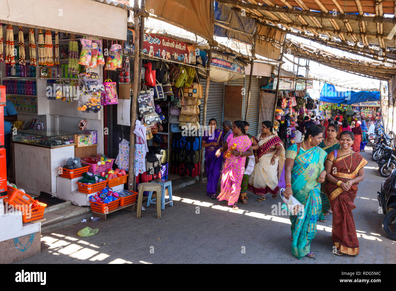 Mercato a Kanyakumari (Capo Comorin), Tamil Nadu, India Foto Stock