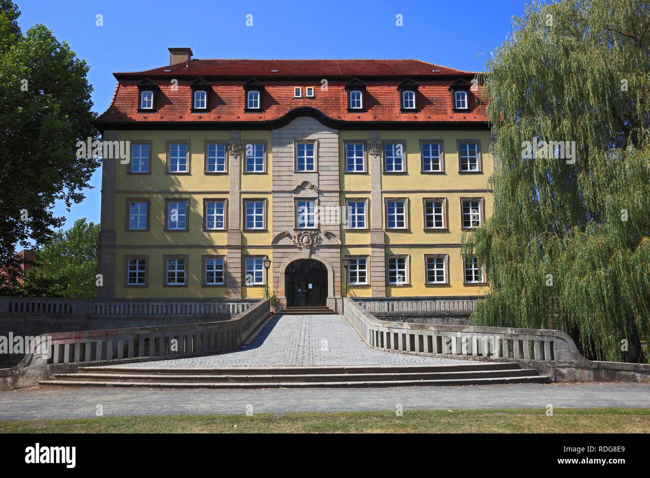 Wasserschloss Gleisenau moated il castello, quartiere Hassberge, bassa Franconia, Bavaria Foto Stock