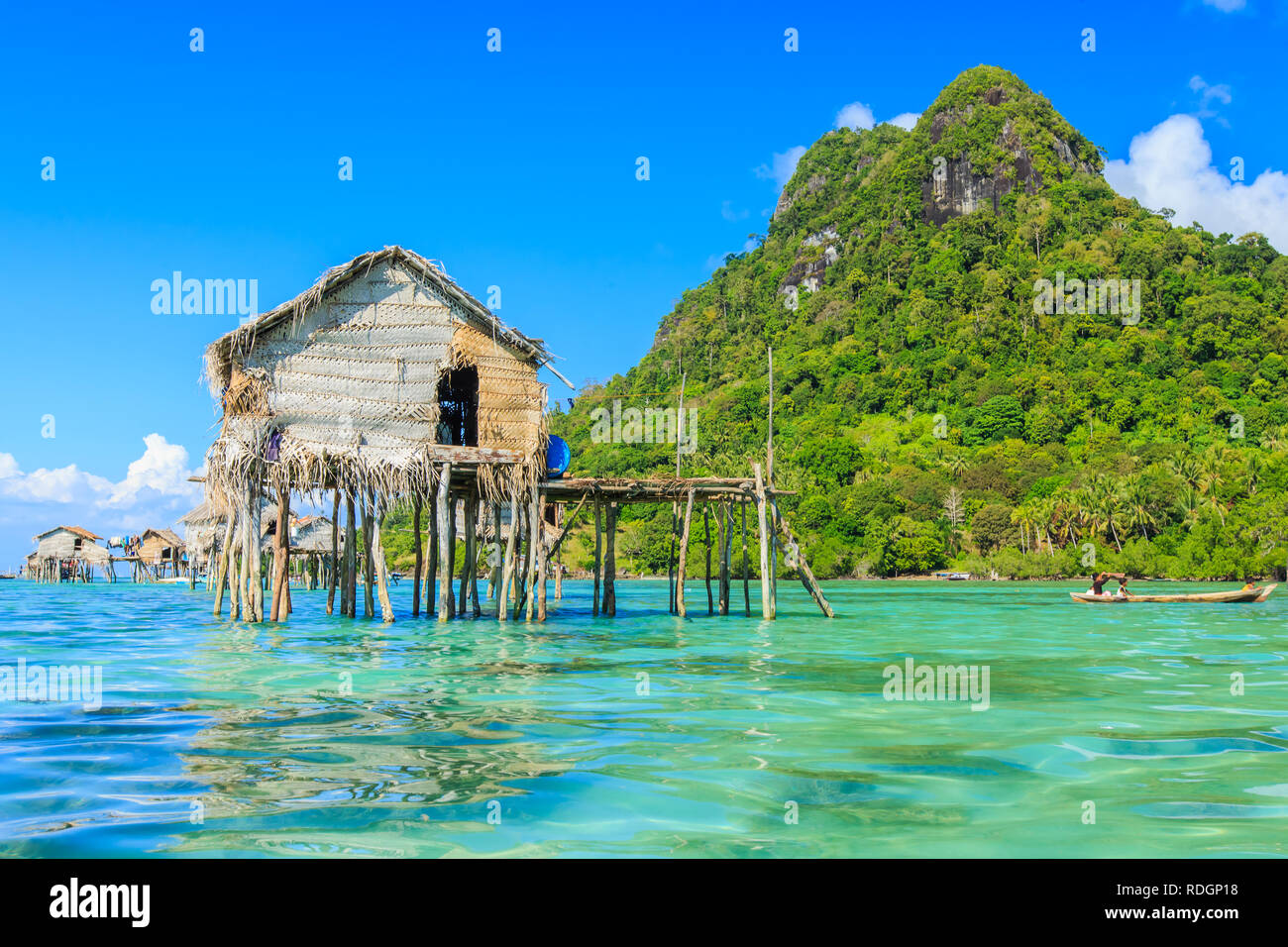 Splendidi paesaggi vista mare borneo gypsy acqua village di Bodgaya Isola, Semporna Sabah, Malesia. Foto Stock