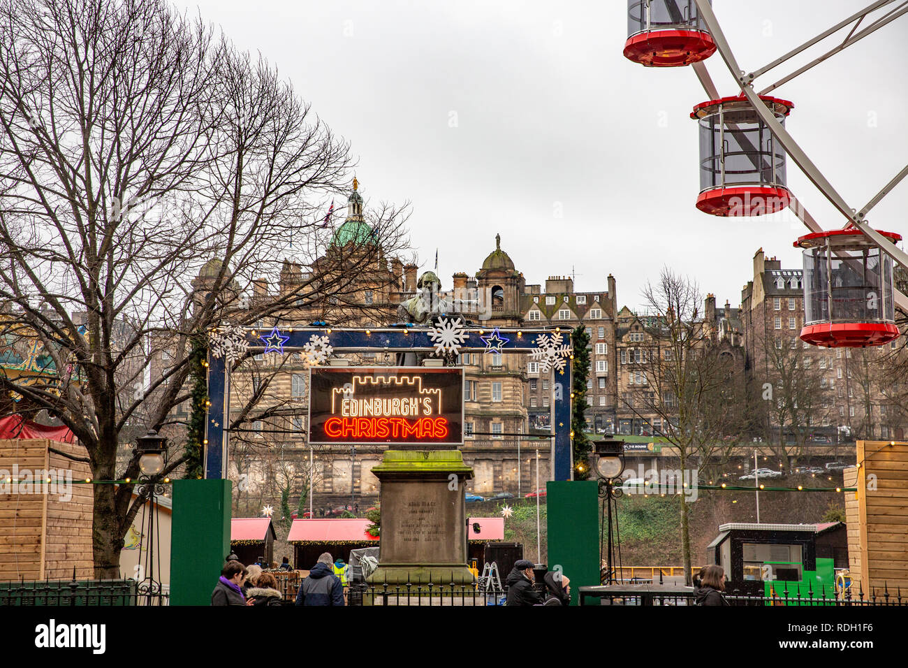 Ruota panoramica Ferris ad Edimburgo mercatini di natale in Princes Street , Edimburgo, Scozia Foto Stock