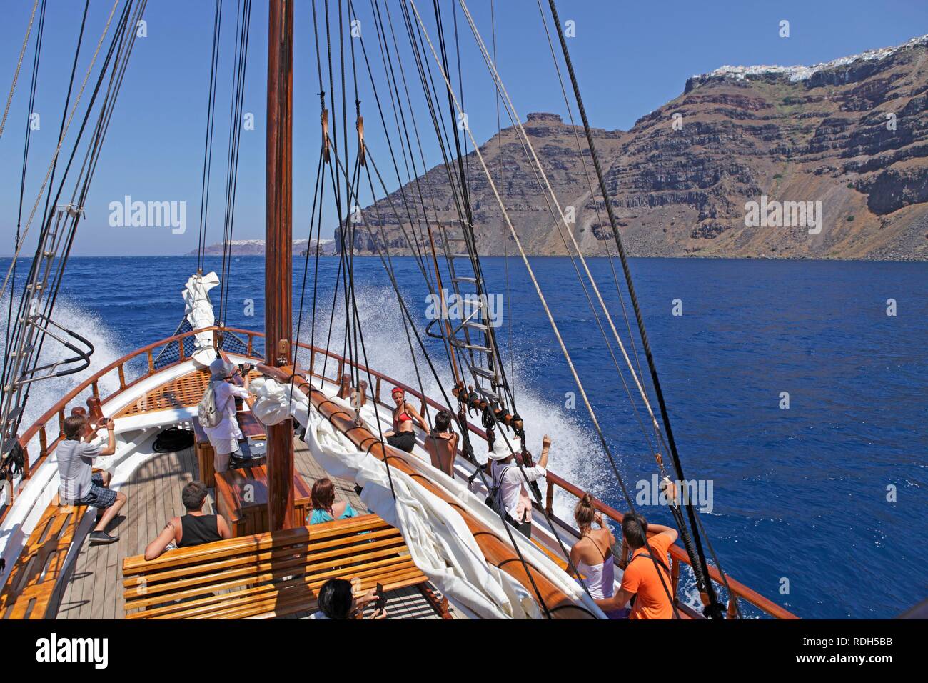 Gita in barca, Thira, SANTORINI, CICLADI Mar Egeo, Grecia, Europa Foto Stock