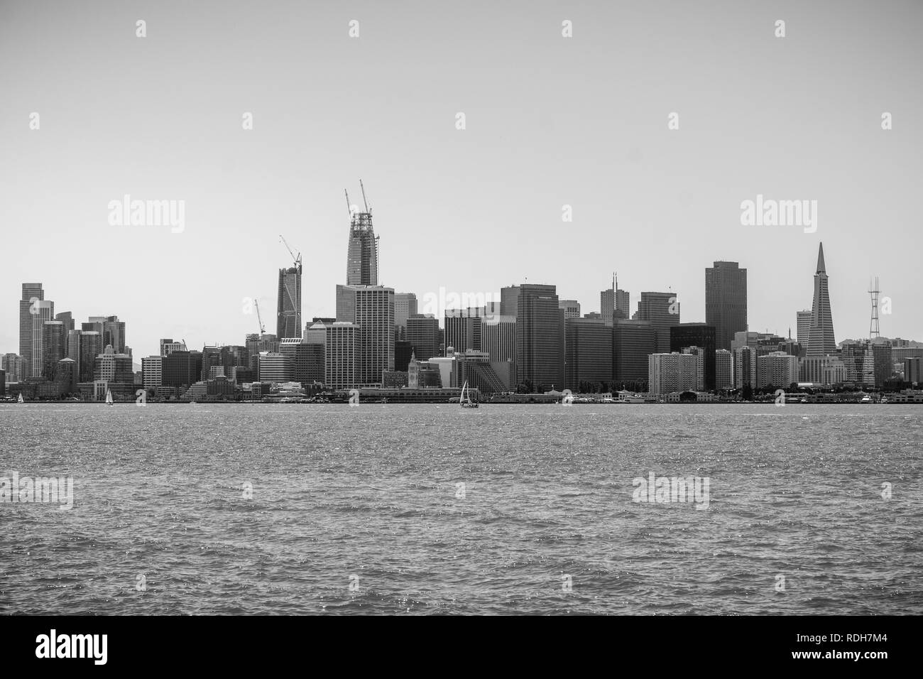 San Francisco Downtown vista panoramica, California; in bianco e nero Foto Stock