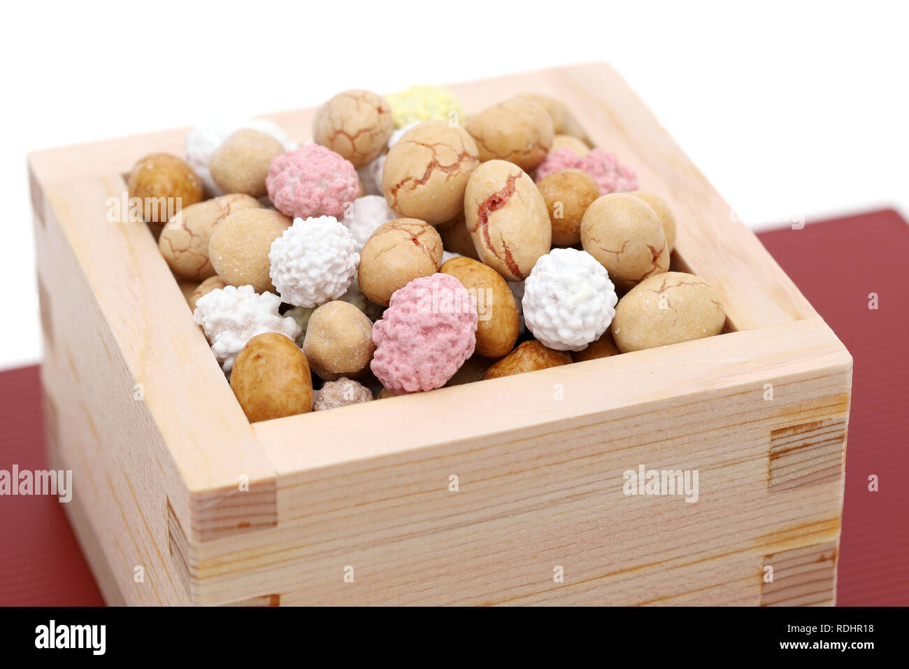 Giapponese tradizionale evento, snack di soia sono usati su un evento annuale /Setsubun. Foto Stock