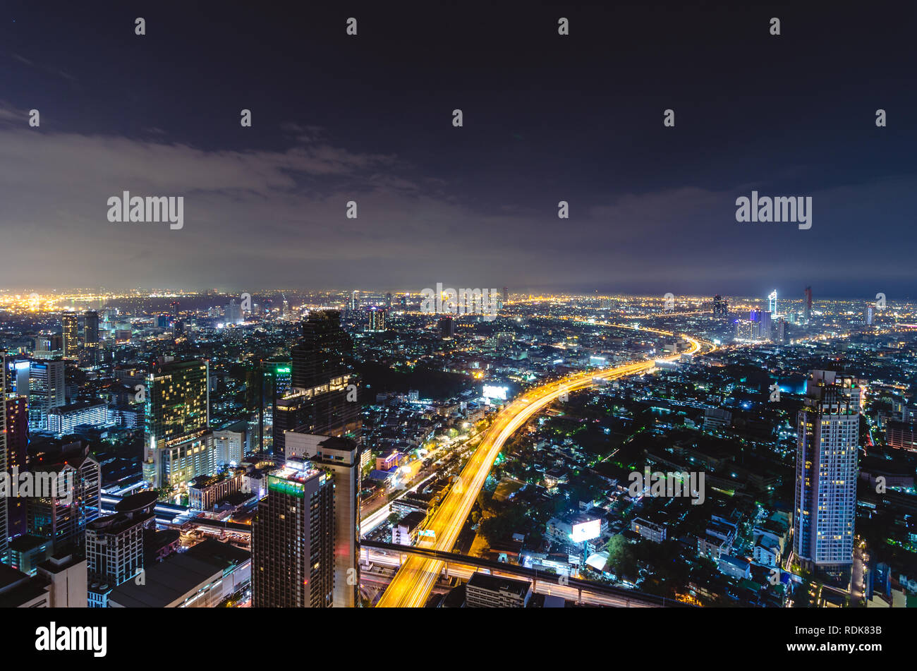 Vista aerea di Bangkok di notte Foto Stock