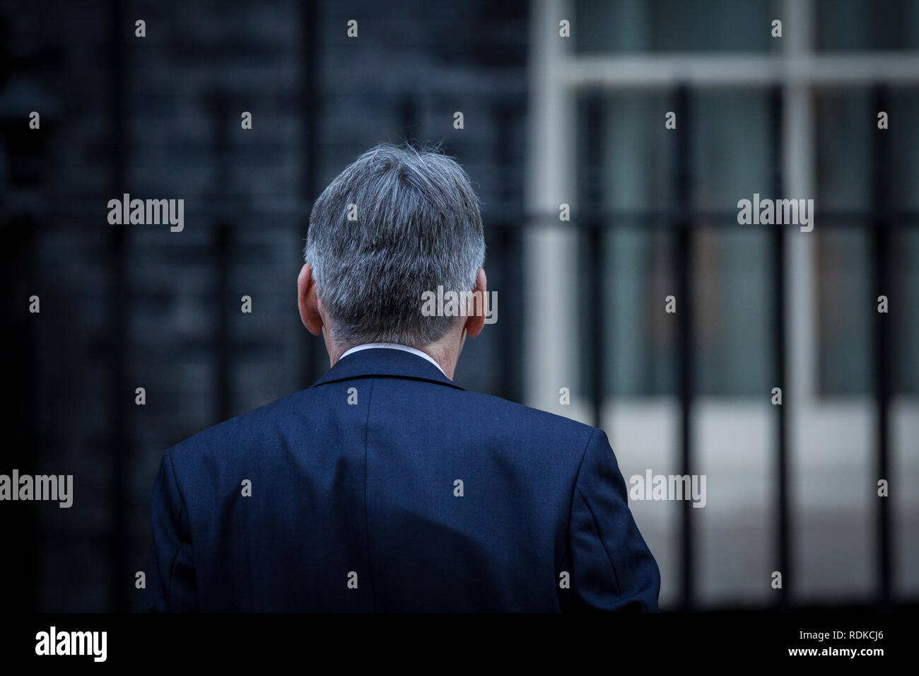 Philip Hammond, al di fuori di n. 10 di Downing Street durante il tumulto Brexit entro il governo conservatore durante i negoziati, London, England, Regno Unito Foto Stock