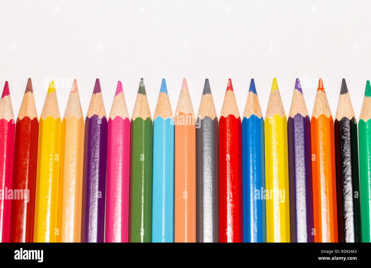 Matite colorate - Set di matite colorate isolato - Disegno, accessori per  la scuola Foto stock - Alamy