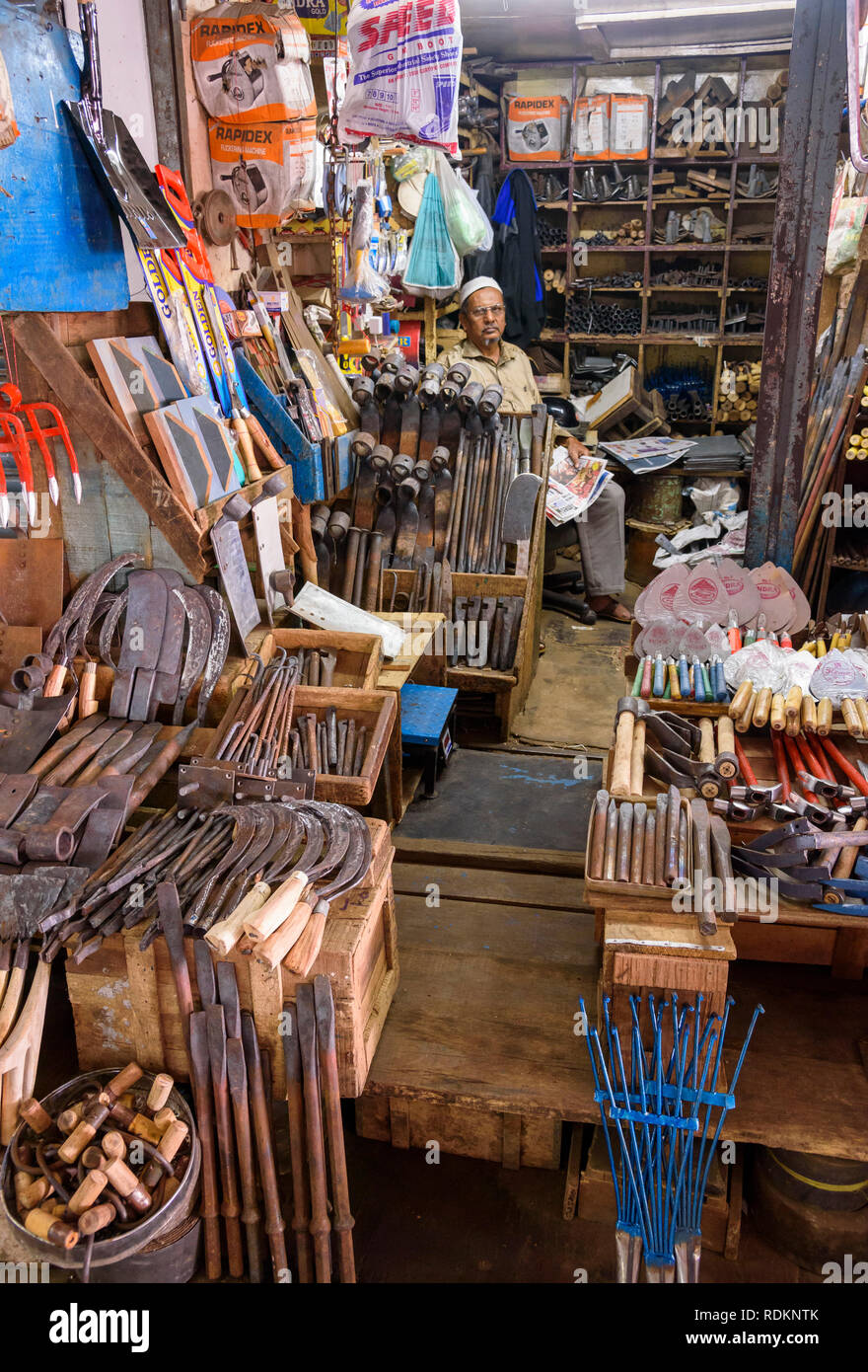 Pressione di stallo di hardware, Krishnarajendra mercato, Banaglore, Bengaluru, Karnataka, India Foto Stock