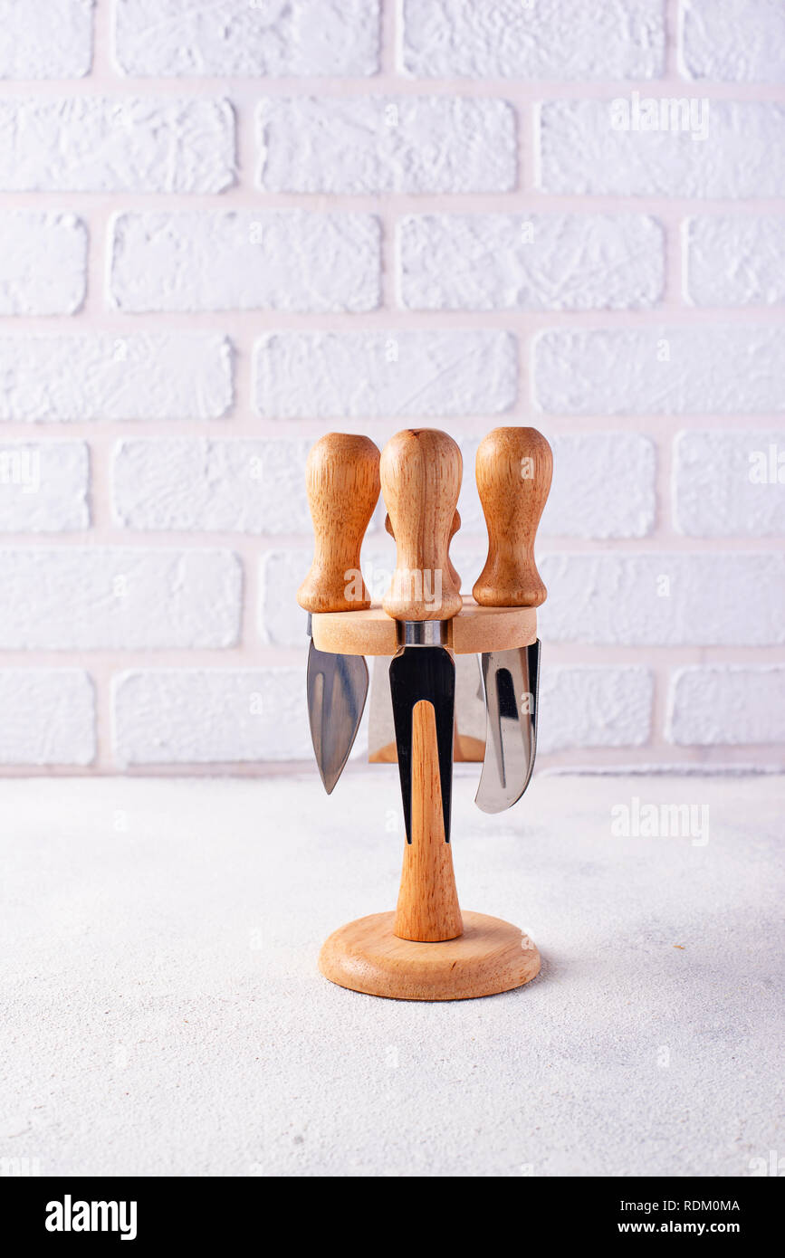 VANRA - Set di 4 coltelli da formaggio in acciaio inox, con bordo seghettato, condimenti, marmellata, pane, crema, 19,8 cm