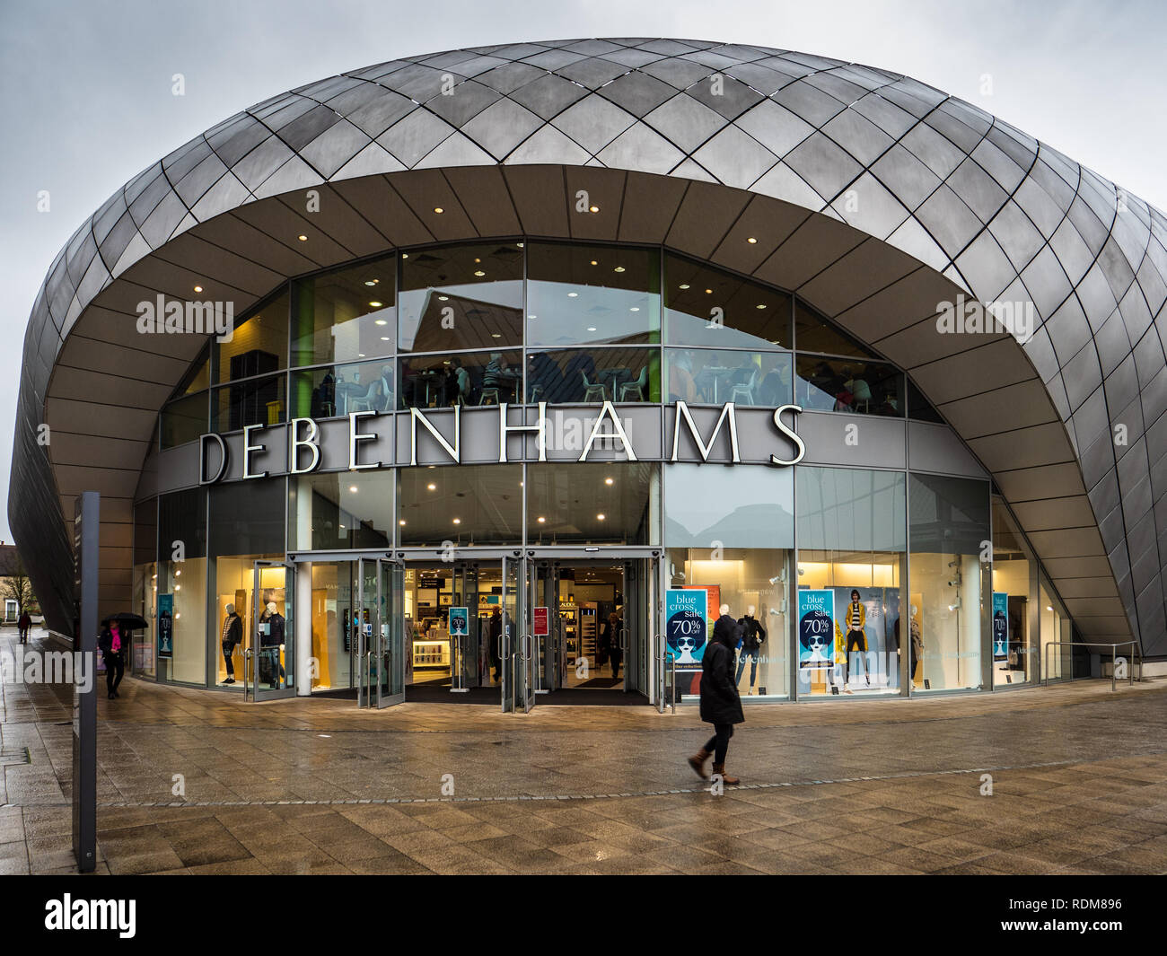 Debenhams Store - Il negozio Debenhams in carta Square, parte di Bury St Edmunds Arc Cattlemarket sviluppo. Architetto architetti Hopkins Foto Stock