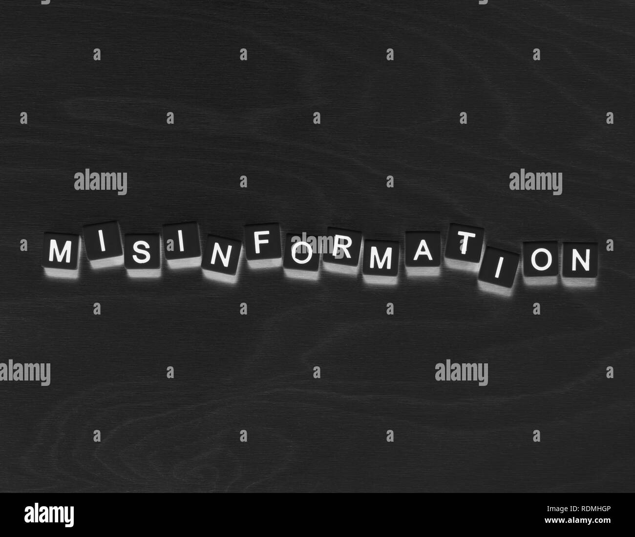 Lettera di ortografia blocchi 'MISINFORMATION' Foto Stock