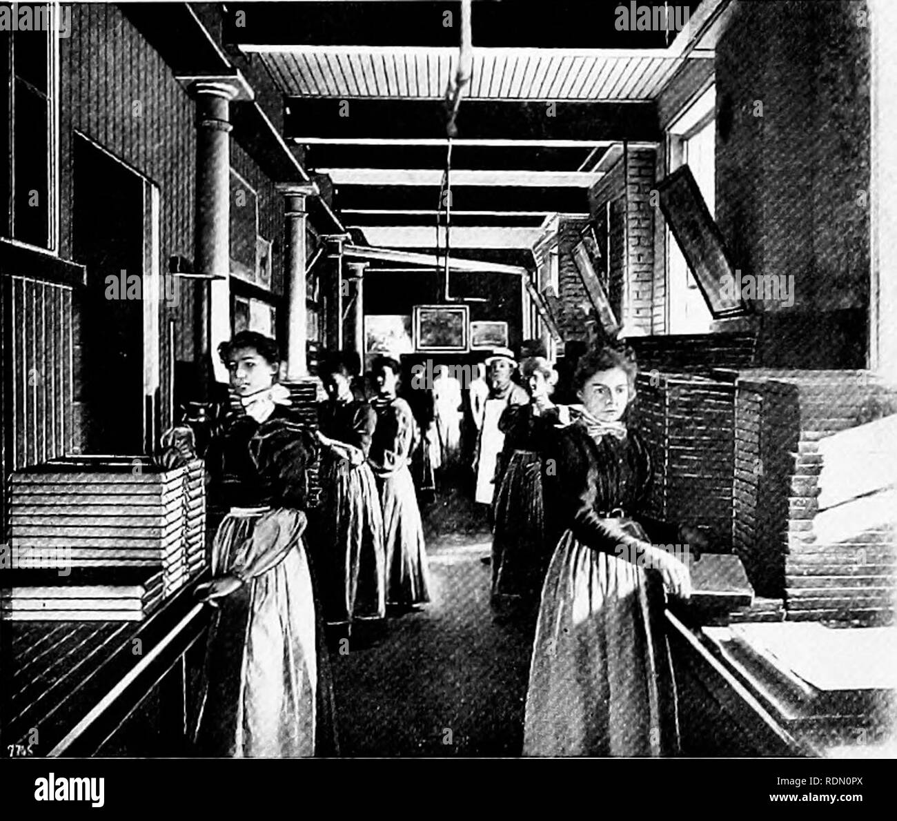 . Cacao e cioccolato; una breve storia della loro produzione e uso. Cacao; cioccolato. .4 cibo ideale 43. Incarto di pasticceria del cervello di cioccolato, producendo protestando e umori lachrymose. Cacao e choco- tardi sono neutrali nei loro effetti fisici e sono davvero il massimo danno- meno delle nostre bevande alla moda." Jean Baptiste Al- phonse Chevalier, nel suo trattato sul cioccolato, dice : - " del cacao e del cioccolato sono un alimento completo; il tè e il caffè non sono prodotti alimentari. Cacao offre un terzo il suo peso in amido e una metà nel burro di cacao ; e convertito in cioccolato dall'annuncio- dizione di zucchero, Foto Stock