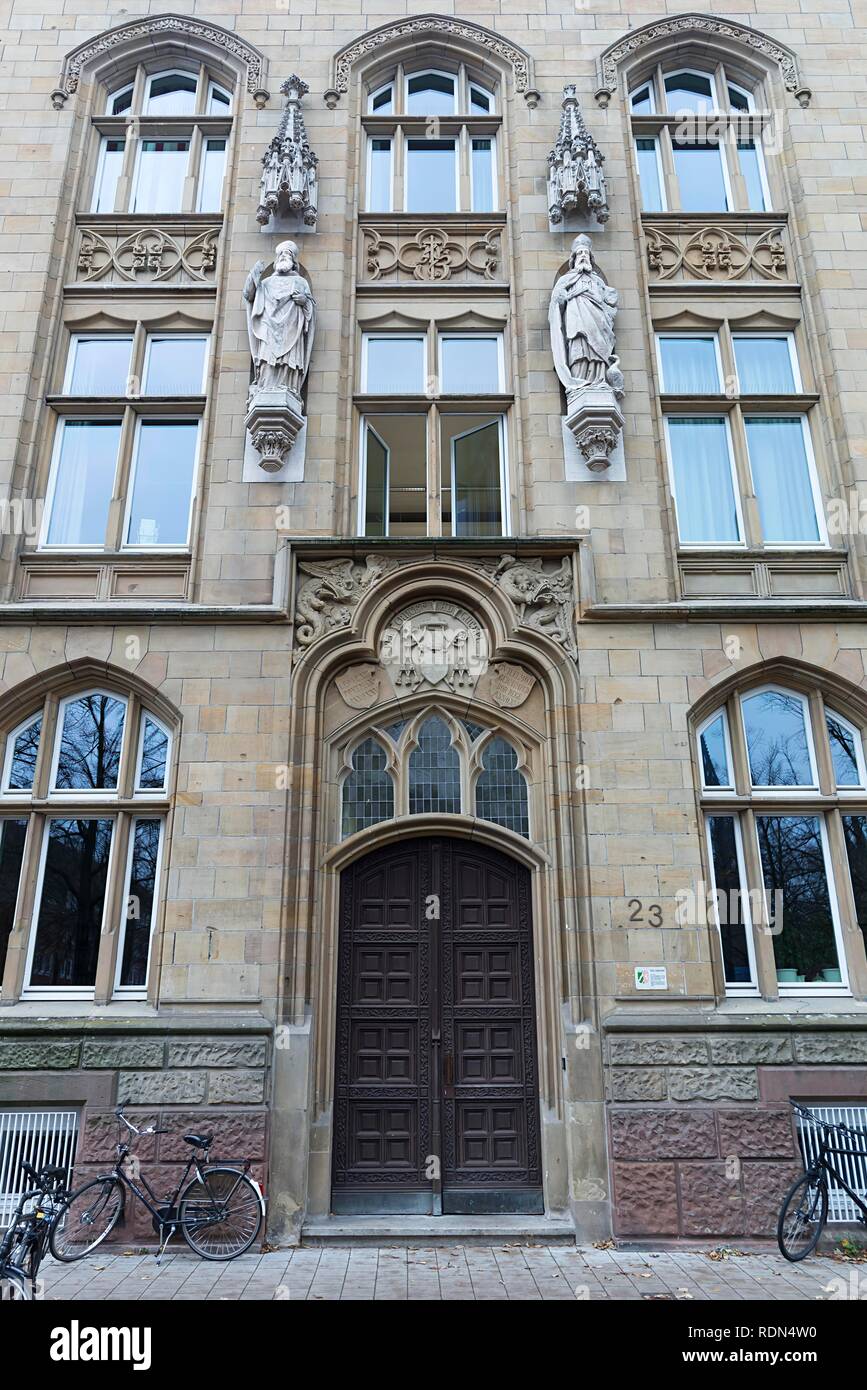 Ex Ludgerianum, costruito 1901-1904 in stile neo-gotico, oggi sede universitaria di Münster, Nord Reno-Westfalia, Germania Foto Stock