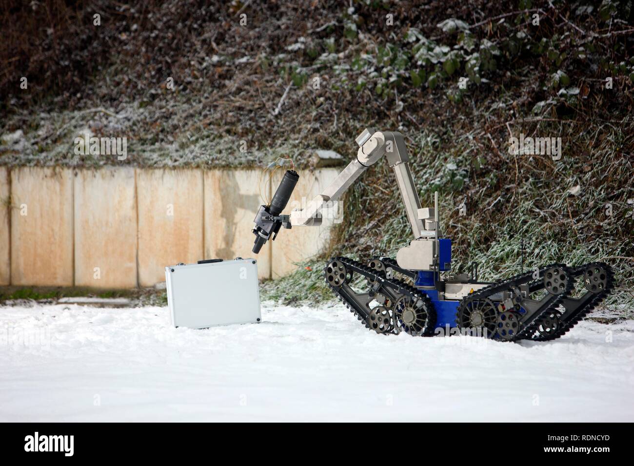 Radio robot di controllo dalla società Telerob per disinnescare gli esplosivi, bombe e altri dispositivi pericolosi dal telecomando, il Foto Stock